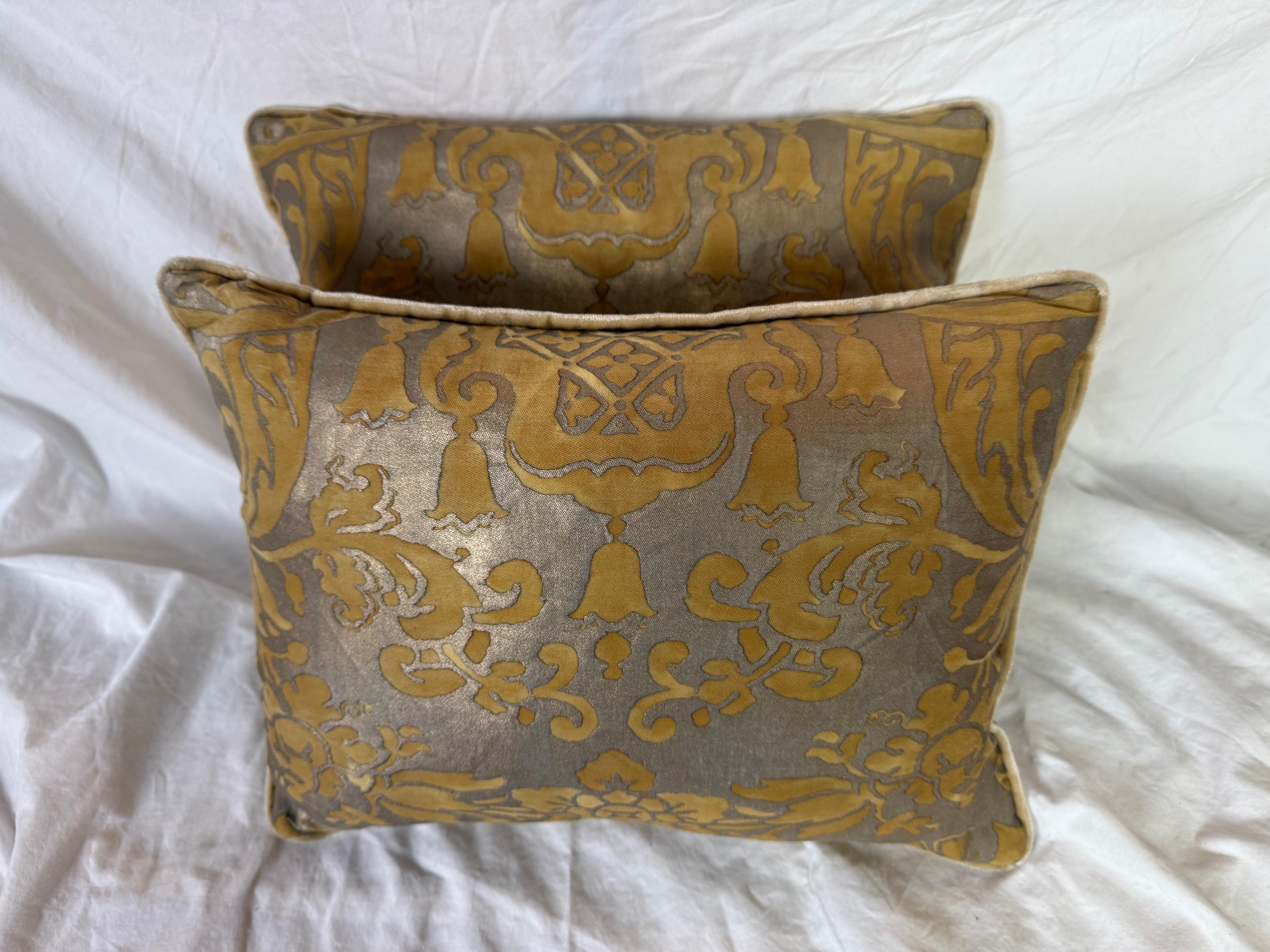 Baroque Paire de petits coussins Fortuny en vente