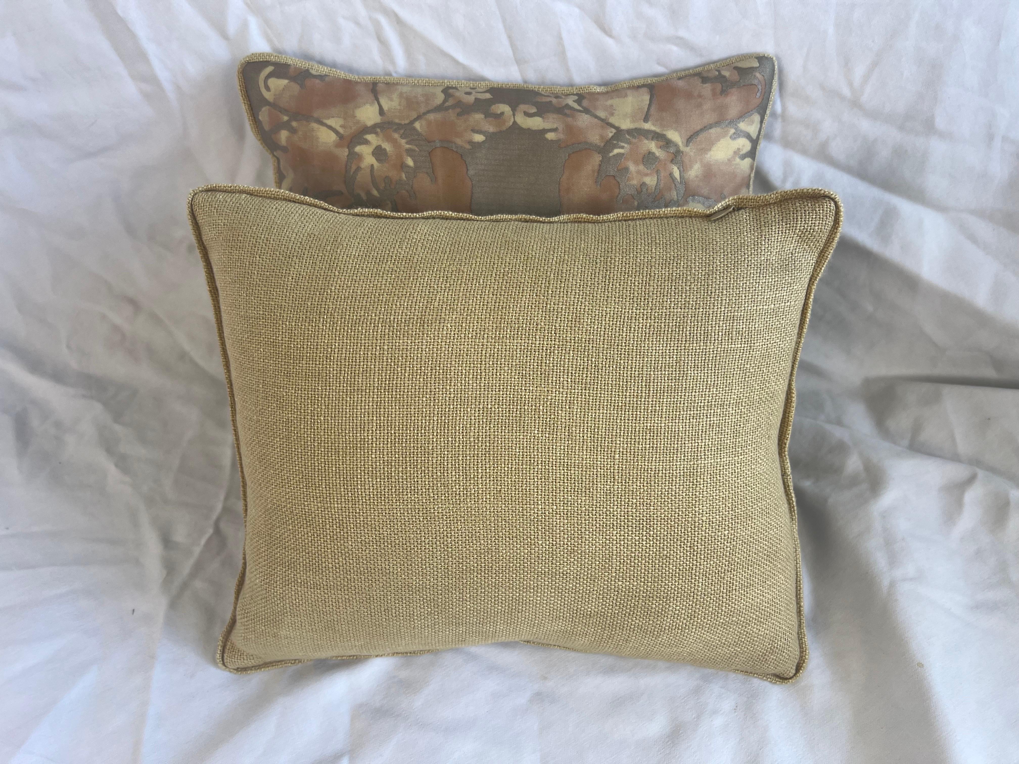 Pair of Petite Fortuny Pillows  In Excellent Condition In Los Angeles, CA