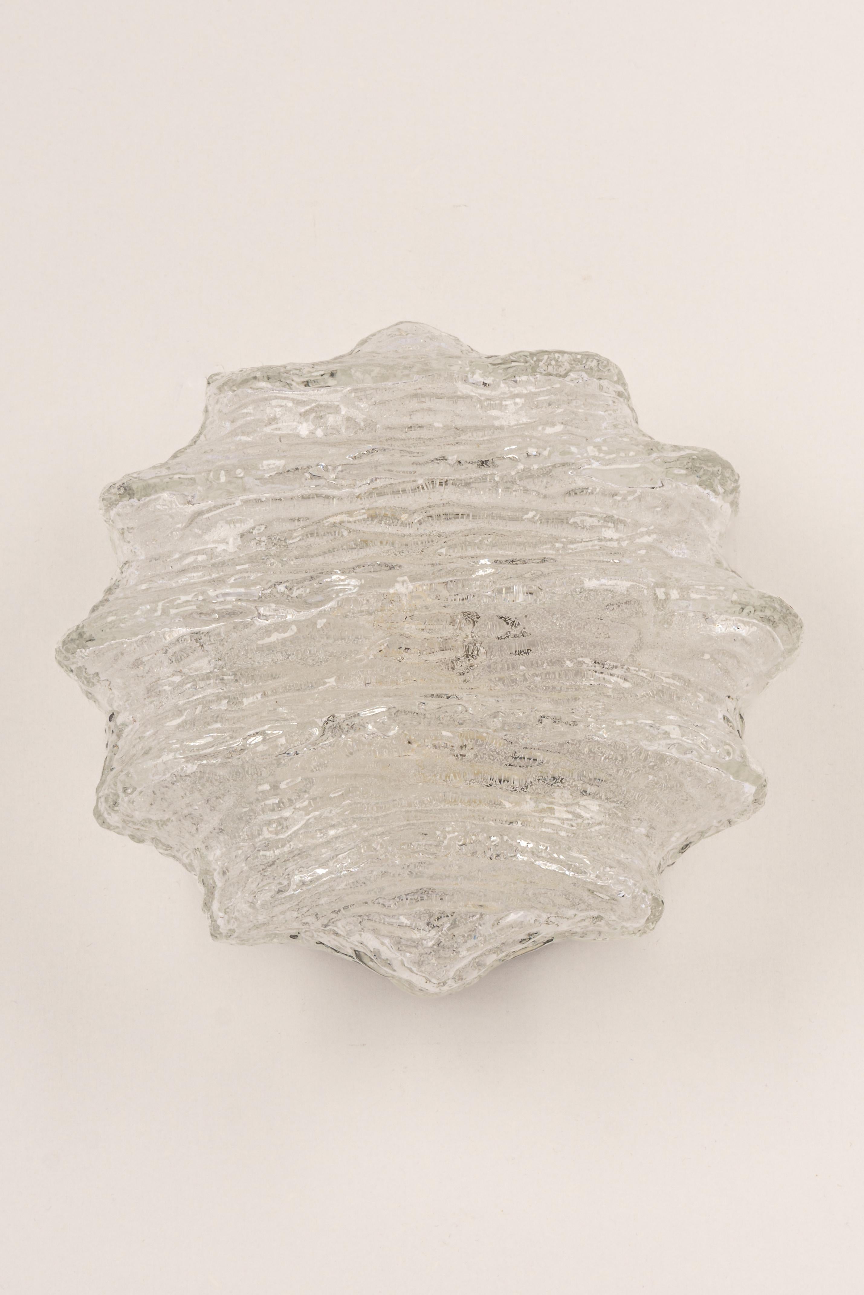 Mid-Century Modern Paire de petites appliques en verre glacé de Limburg, Allemagne en vente