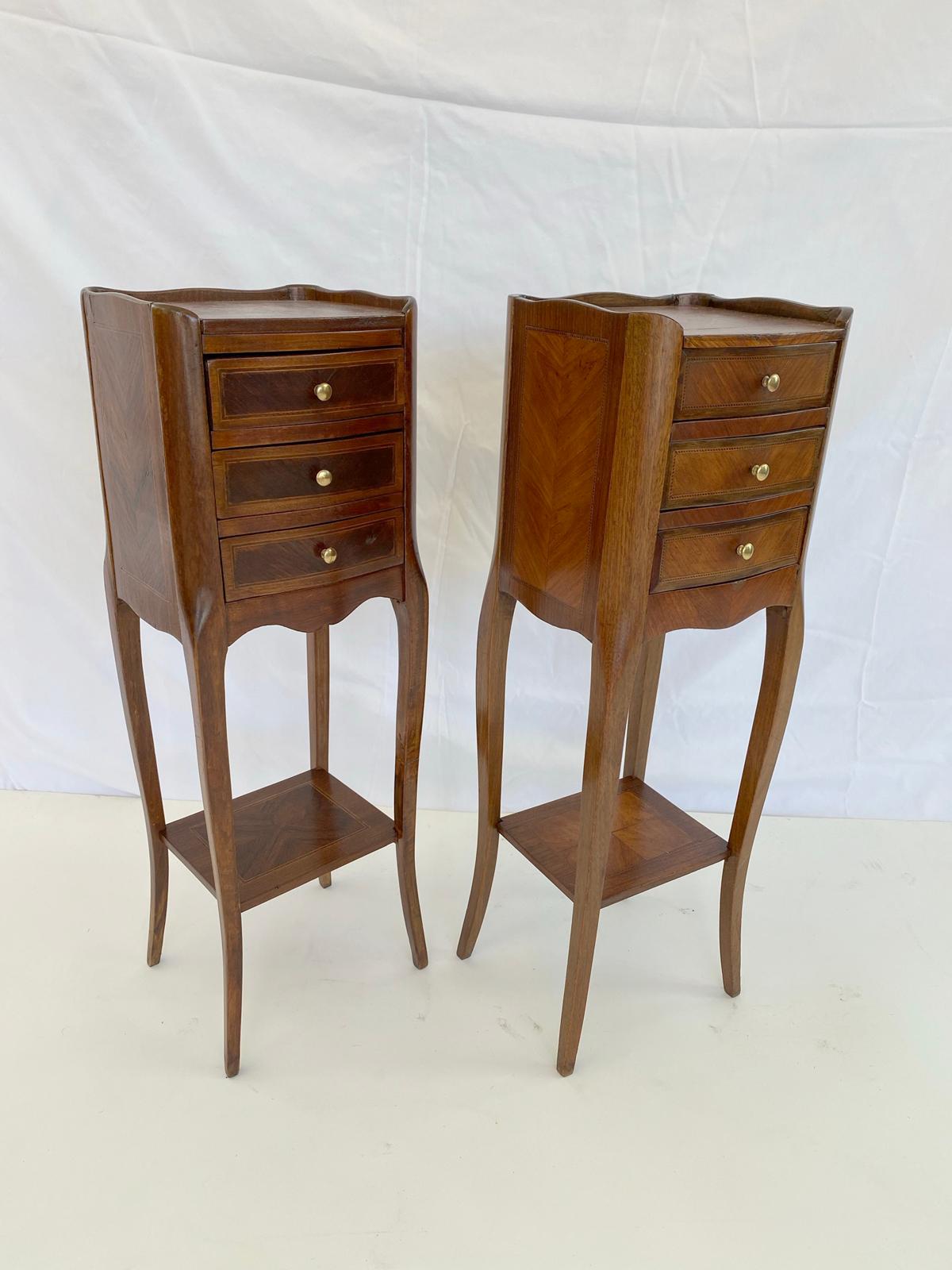 Pair of Petite Inlaid Candlestand Bedside Chests In Good Condition In West Palm Beach, FL