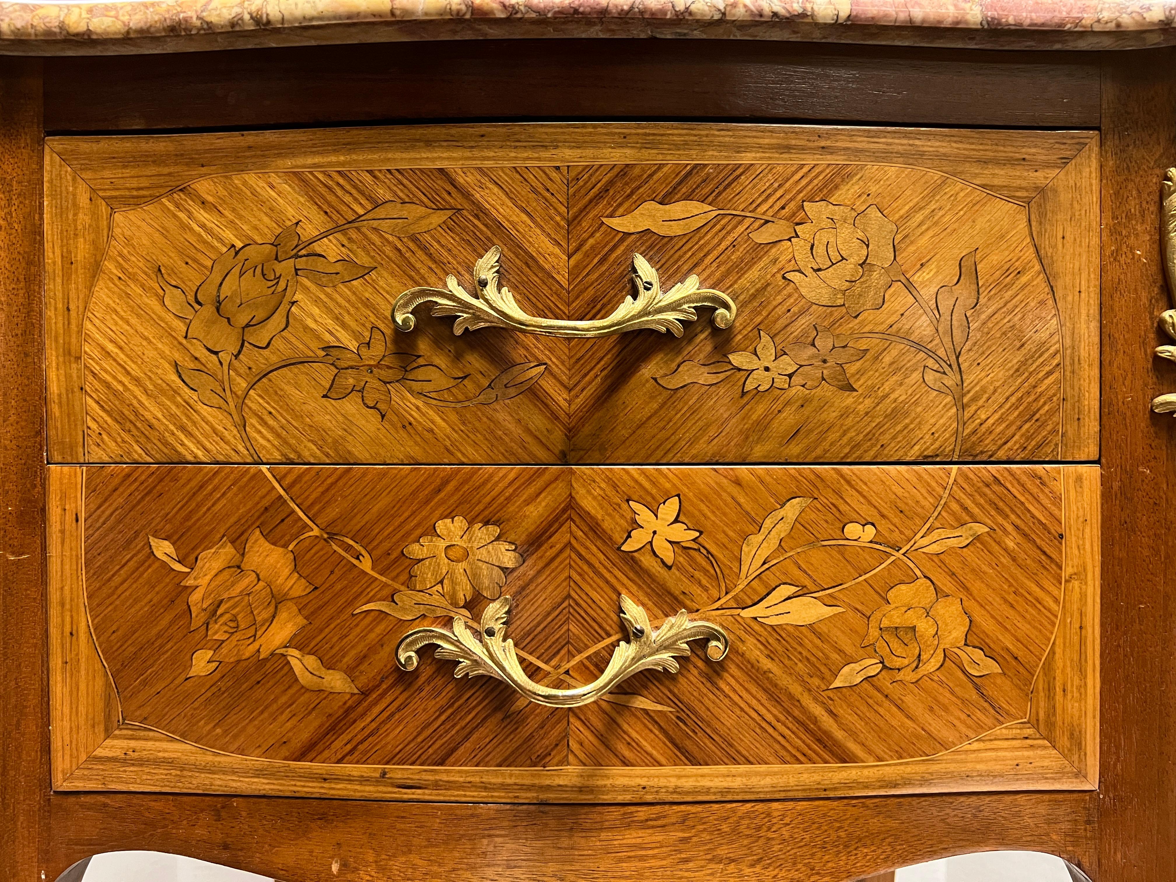 Pair of Petite Louis XV Style Marble Top End Tables In Good Condition For Sale In New York, NY