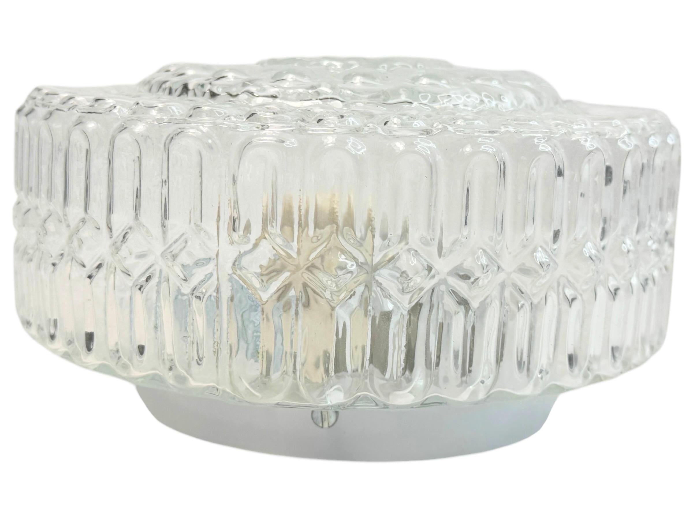 Paire de petits plafonniers Massive Lighting, années 1970 en vente 1