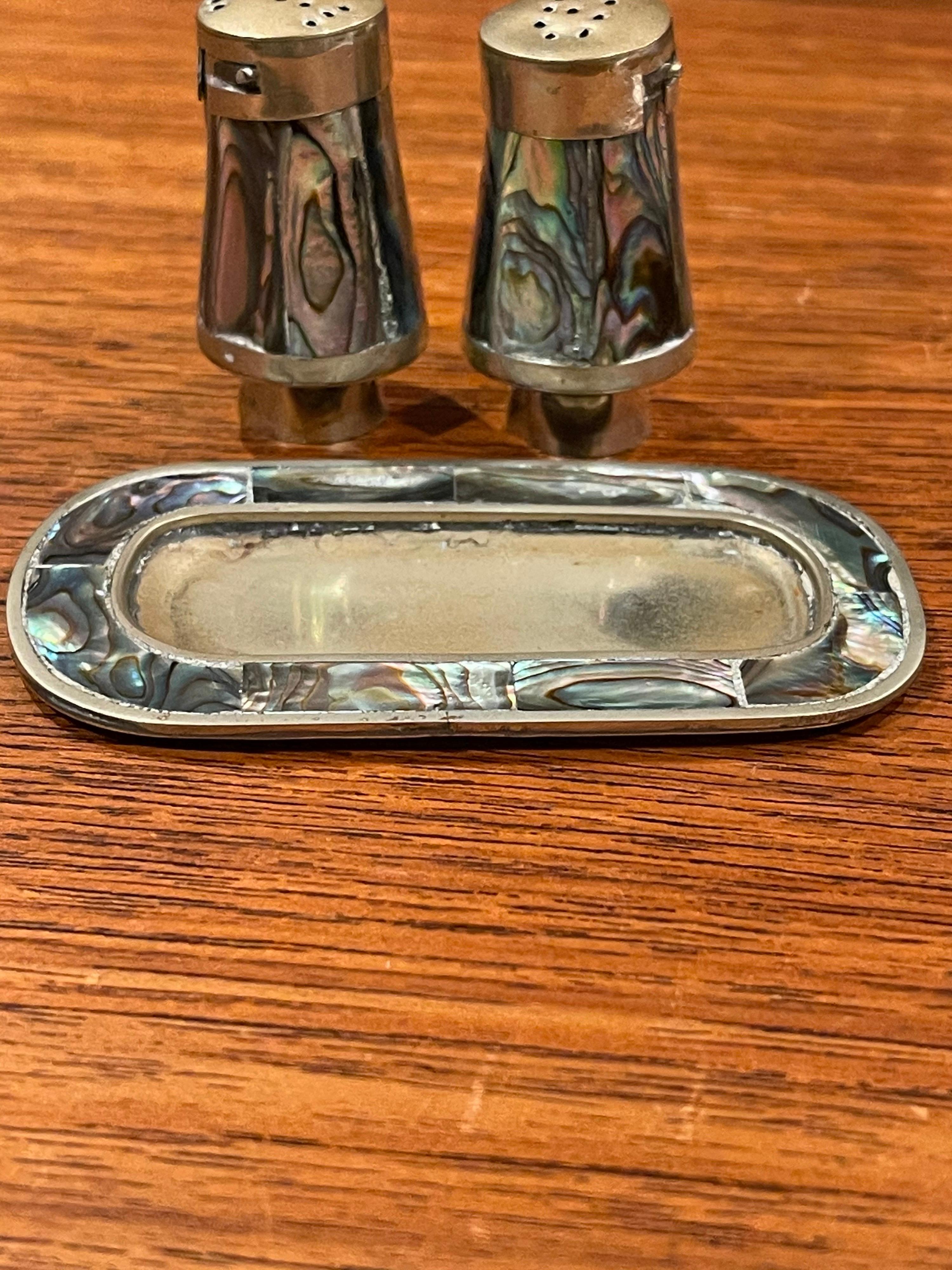 Pair of Petite Mexican Brass & Alpaca Salt and Pepper Shakers In Good Condition For Sale In San Diego, CA