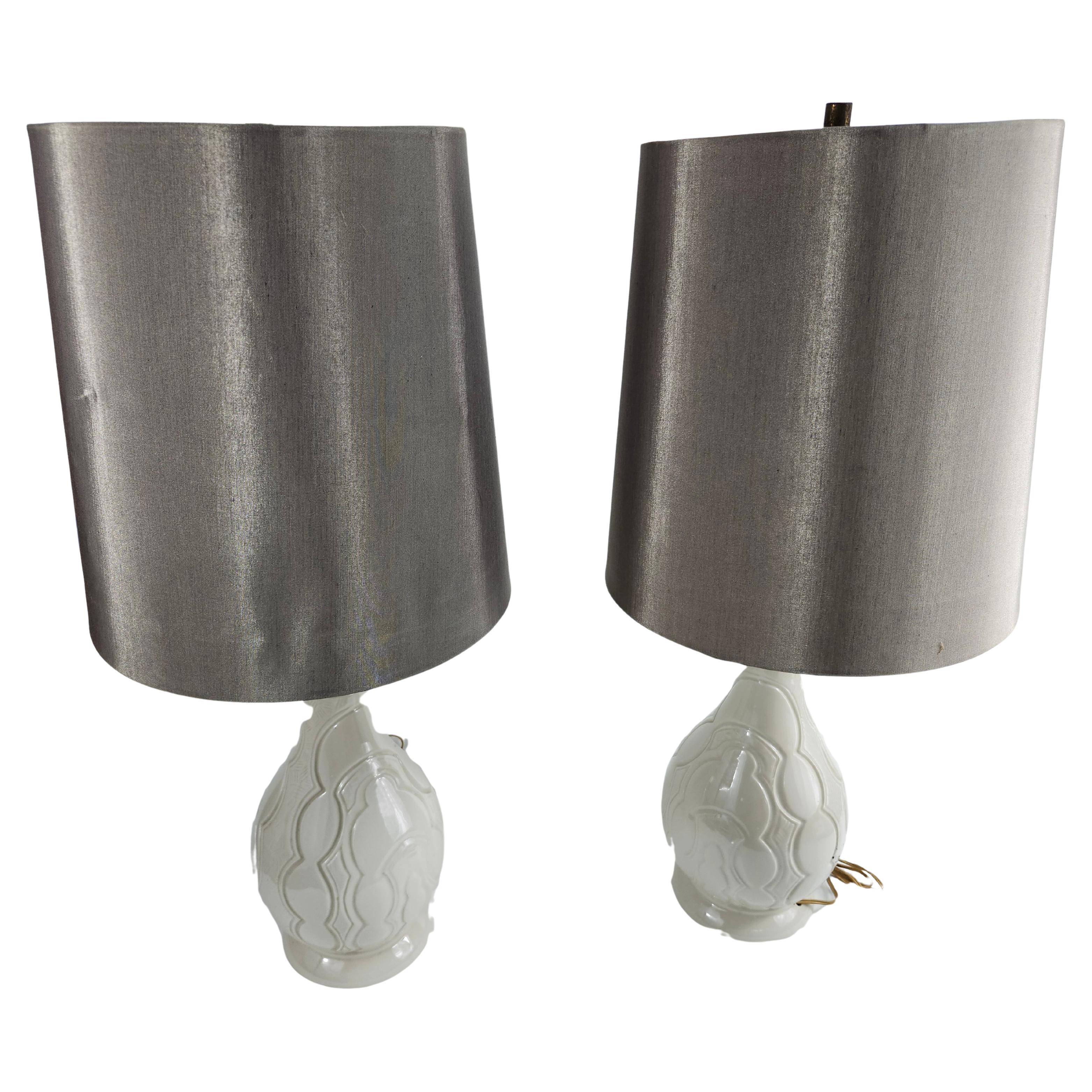Scandinave moderne Paire de petites lampes de chevet danoises en céramique mi-siècle moderne avec abat-jour en vente