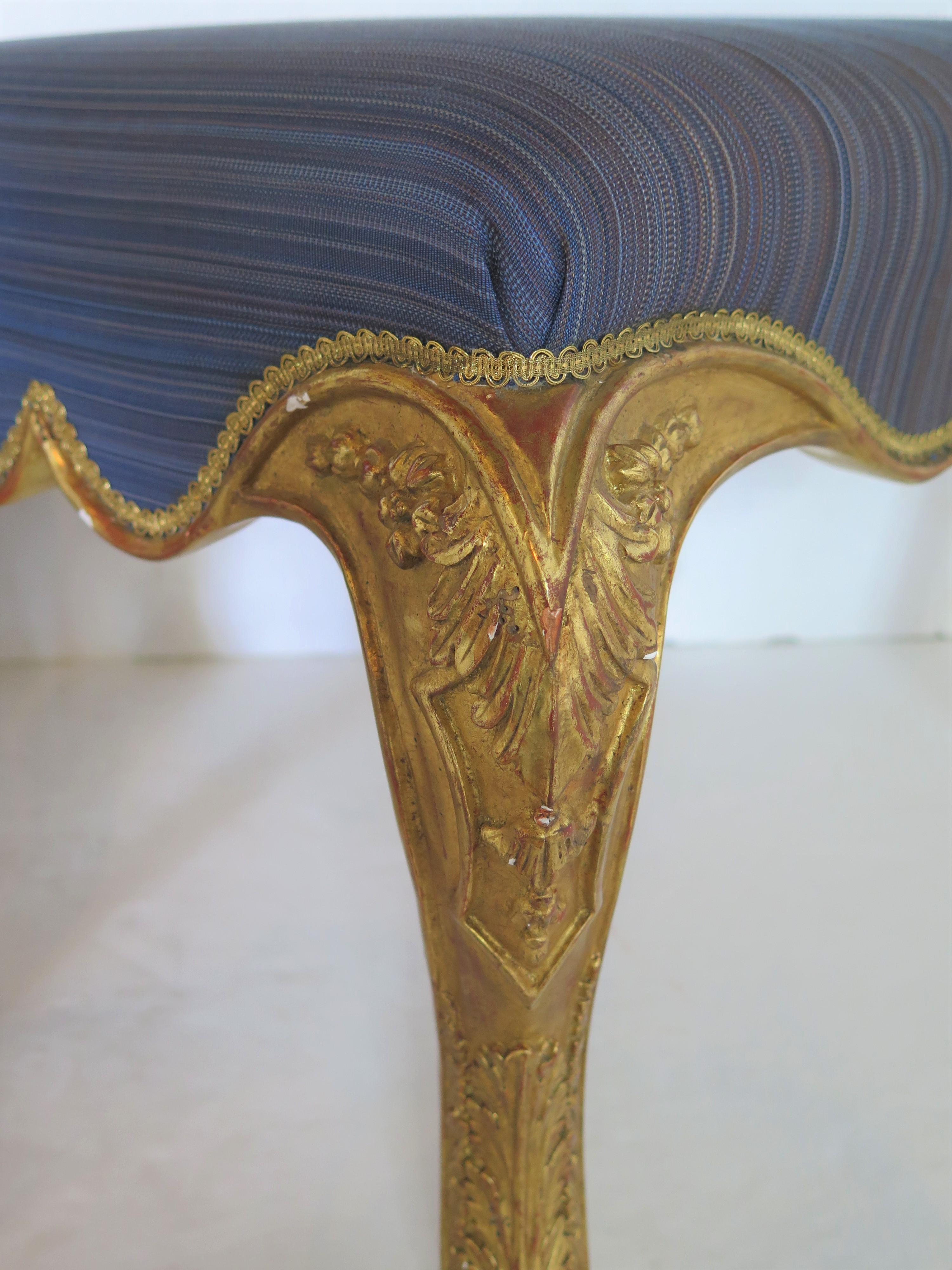 English Pair of Petite Régence-Style Carved and Gilded Stools For Sale