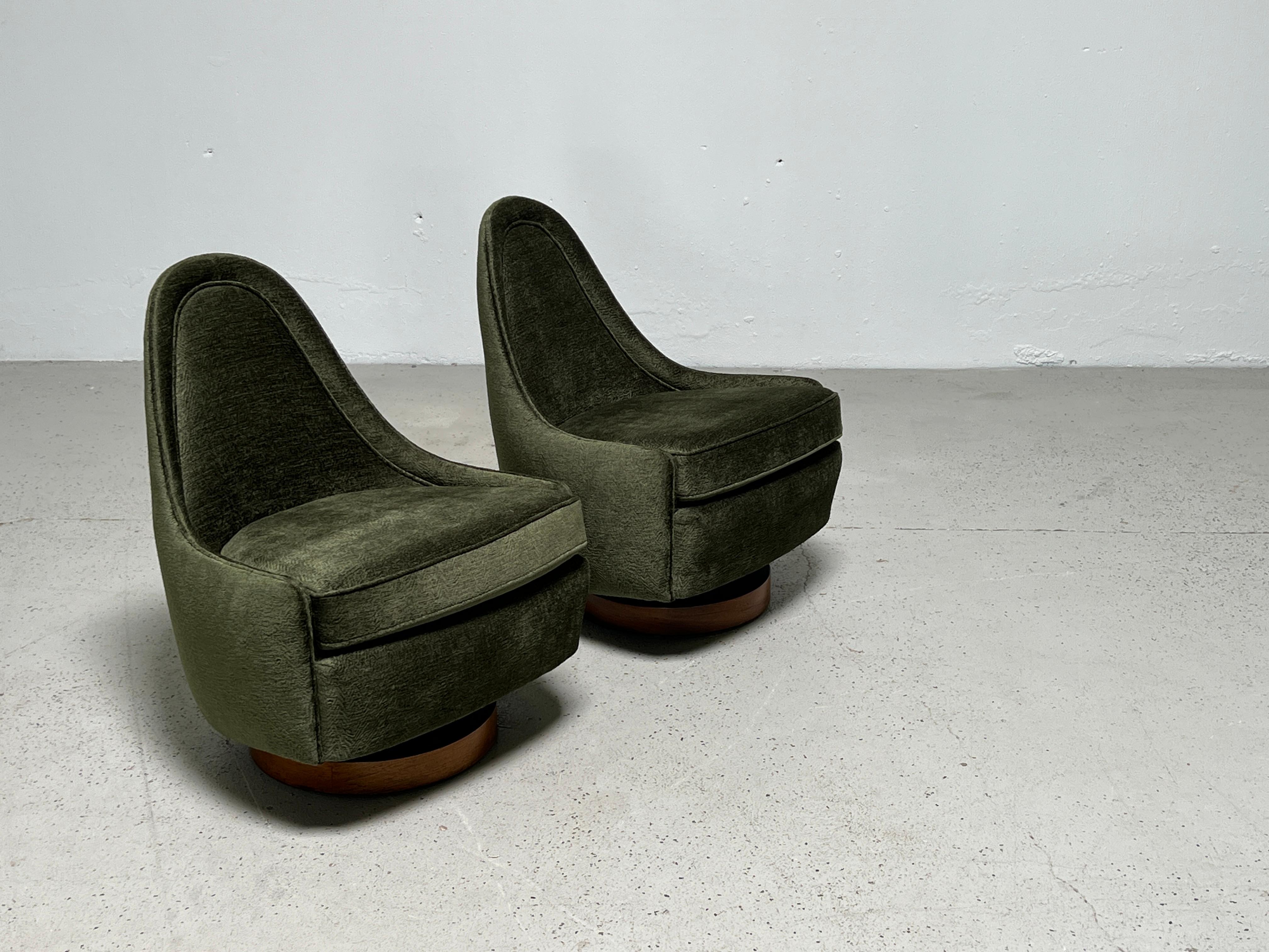 Pair of Petite Rocking Swivel Chairs by Milo Baughman 3