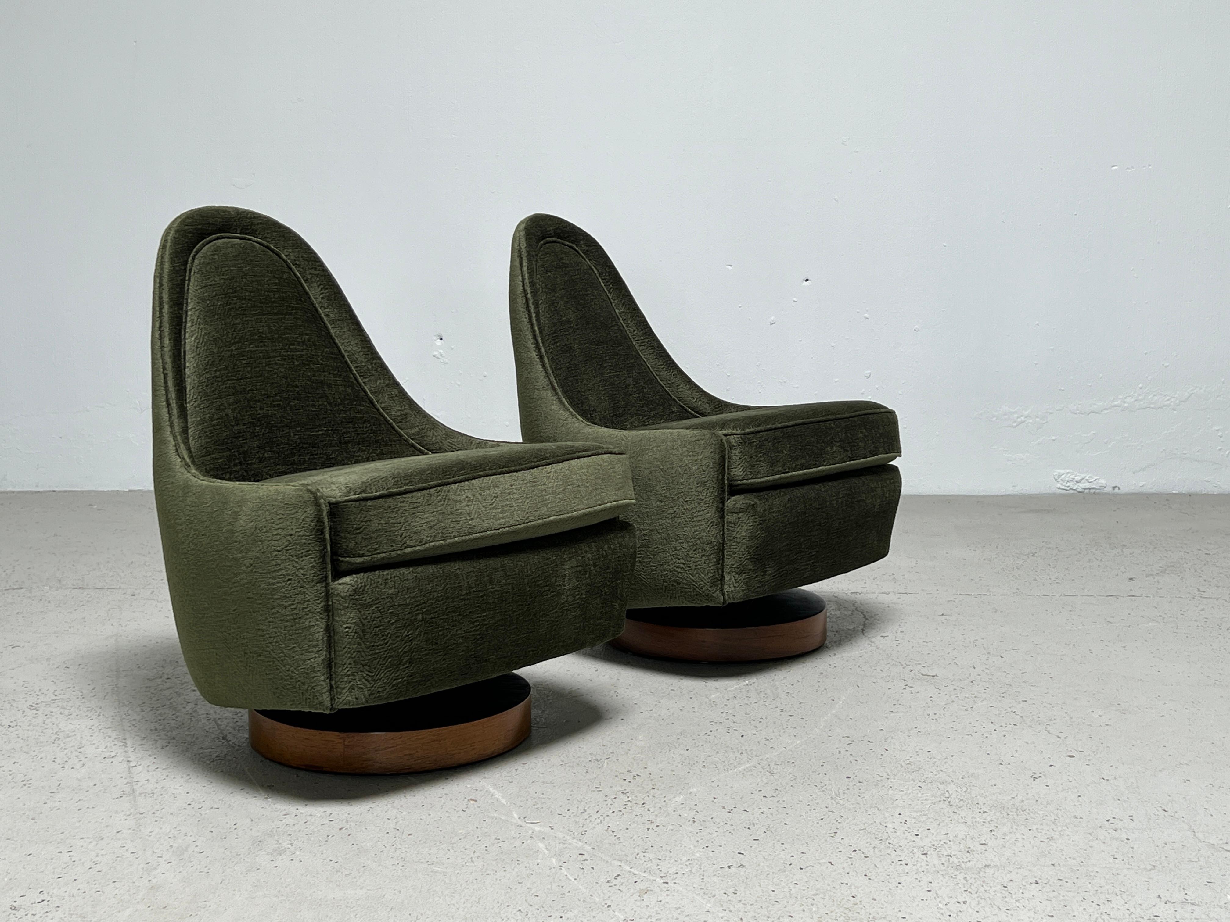 Pair of Petite Rocking Swivel Chairs by Milo Baughman 4