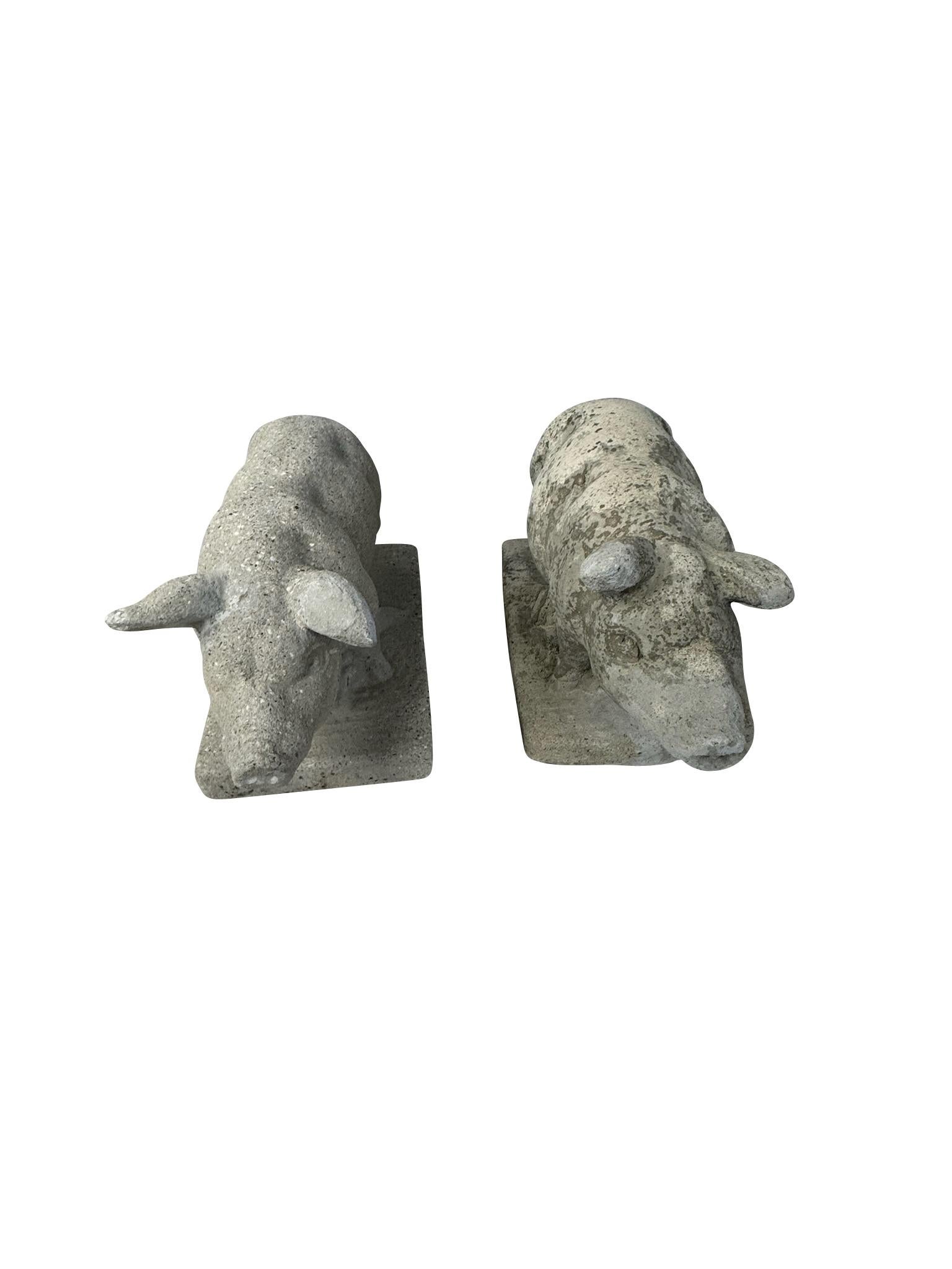 Pareja de Cerditos de Piedra en Bueno estado para la venta en Essex, MA