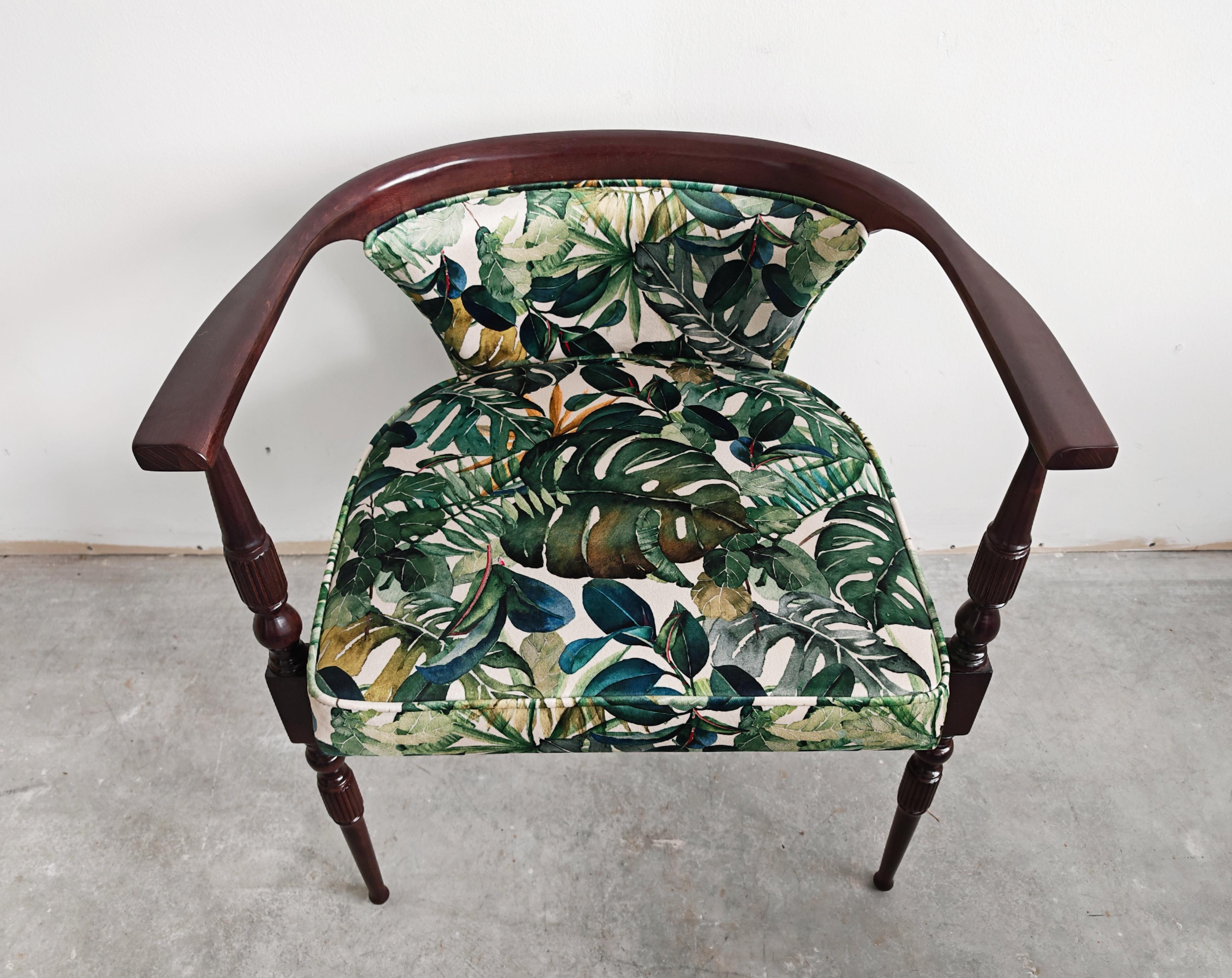 In this listing you will find a pair of absolutely captivating vintage petite armchairs! They are done in beech and recently reupholstered in plush with tropical print, featuring monstera, ficus and other tropical plants, perfectly complementing the