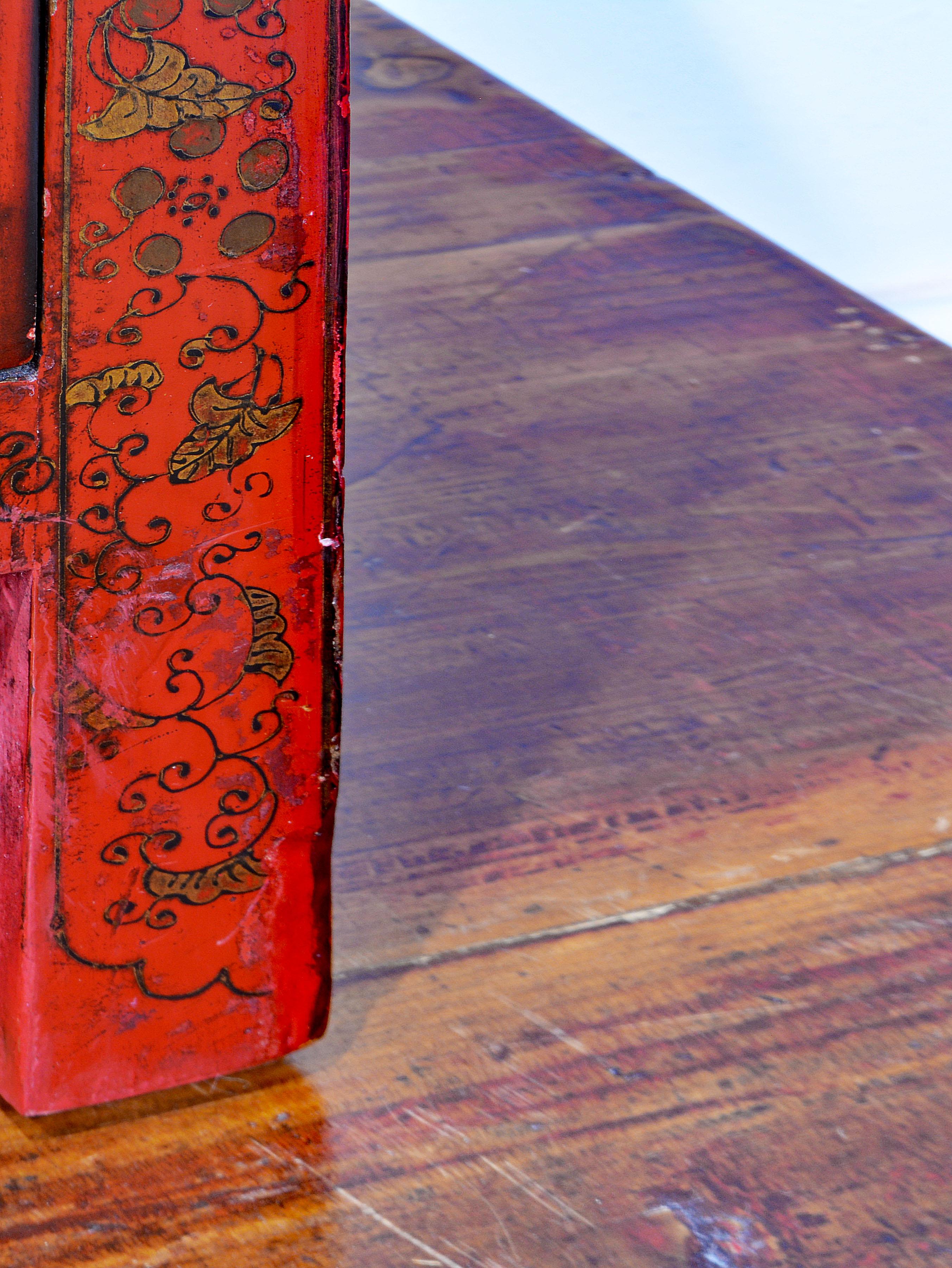 Pair of Vintage Chinese Lacquered Butterfly Decorated Night Stands or End Tables 4