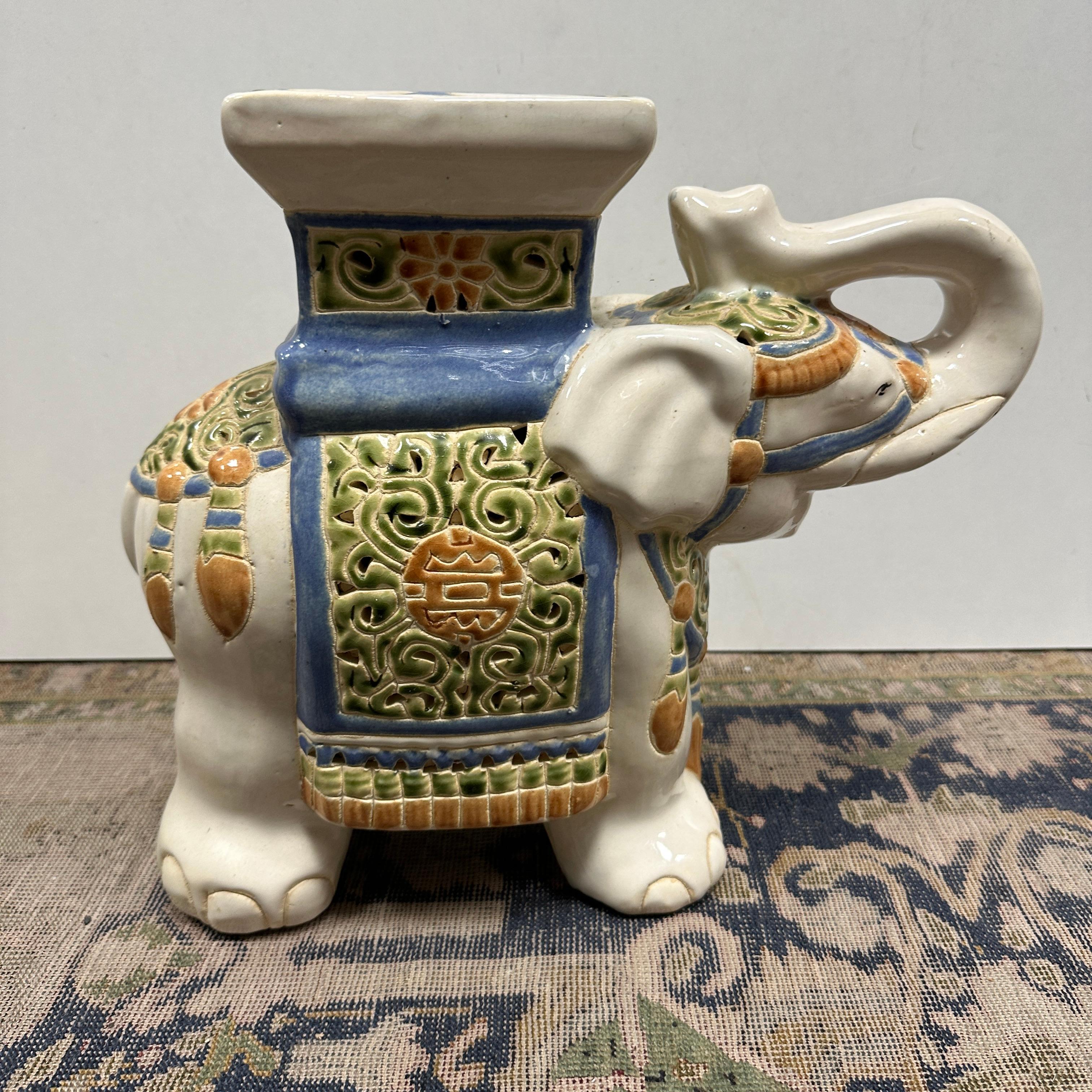 Paar Petite Vintage Hollywood Regency Chinesischer Elefant Blumentopf Stand im Angebot 14