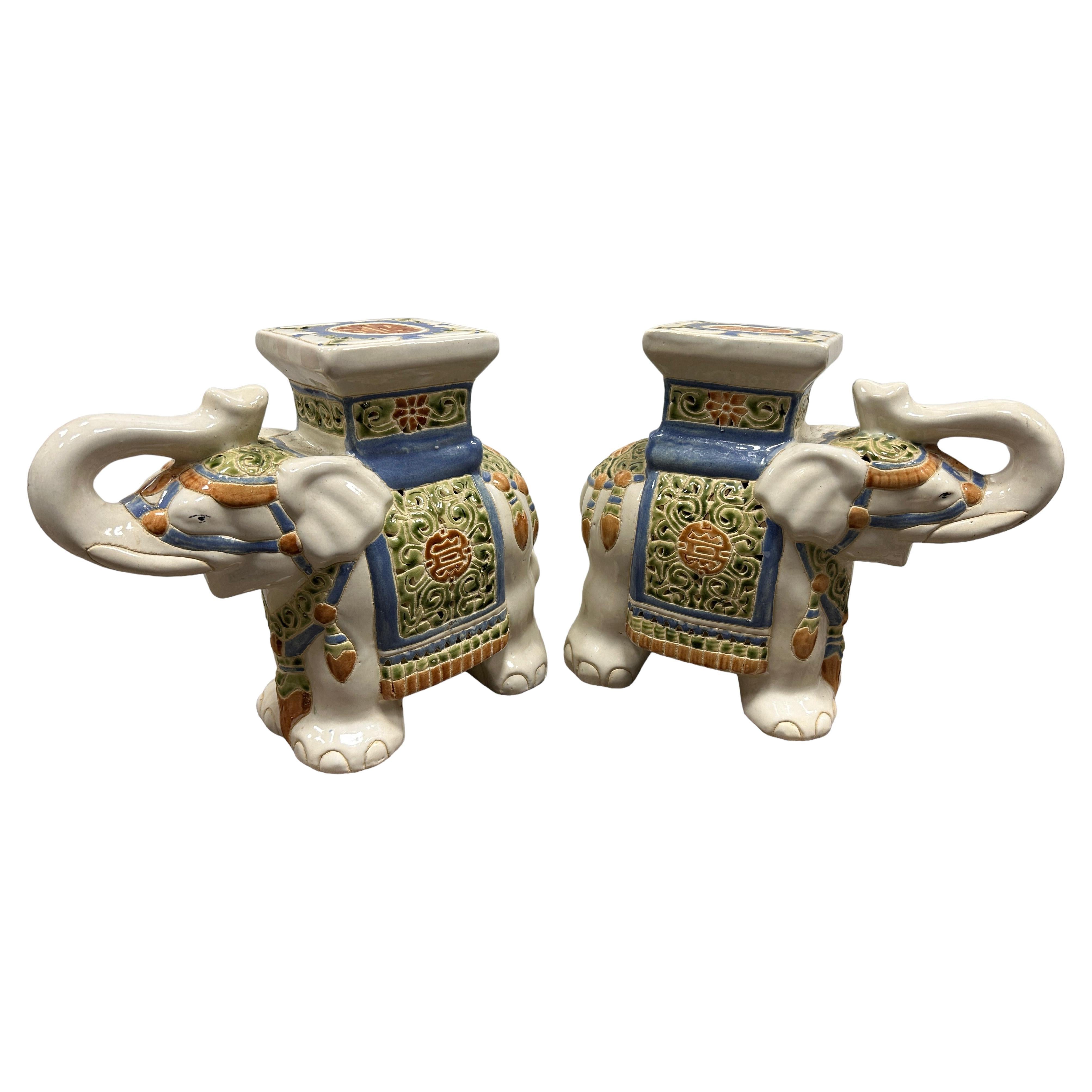 Paar Petite Vintage Hollywood Regency Chinesischer Elefant Blumentopf Stand im Angebot