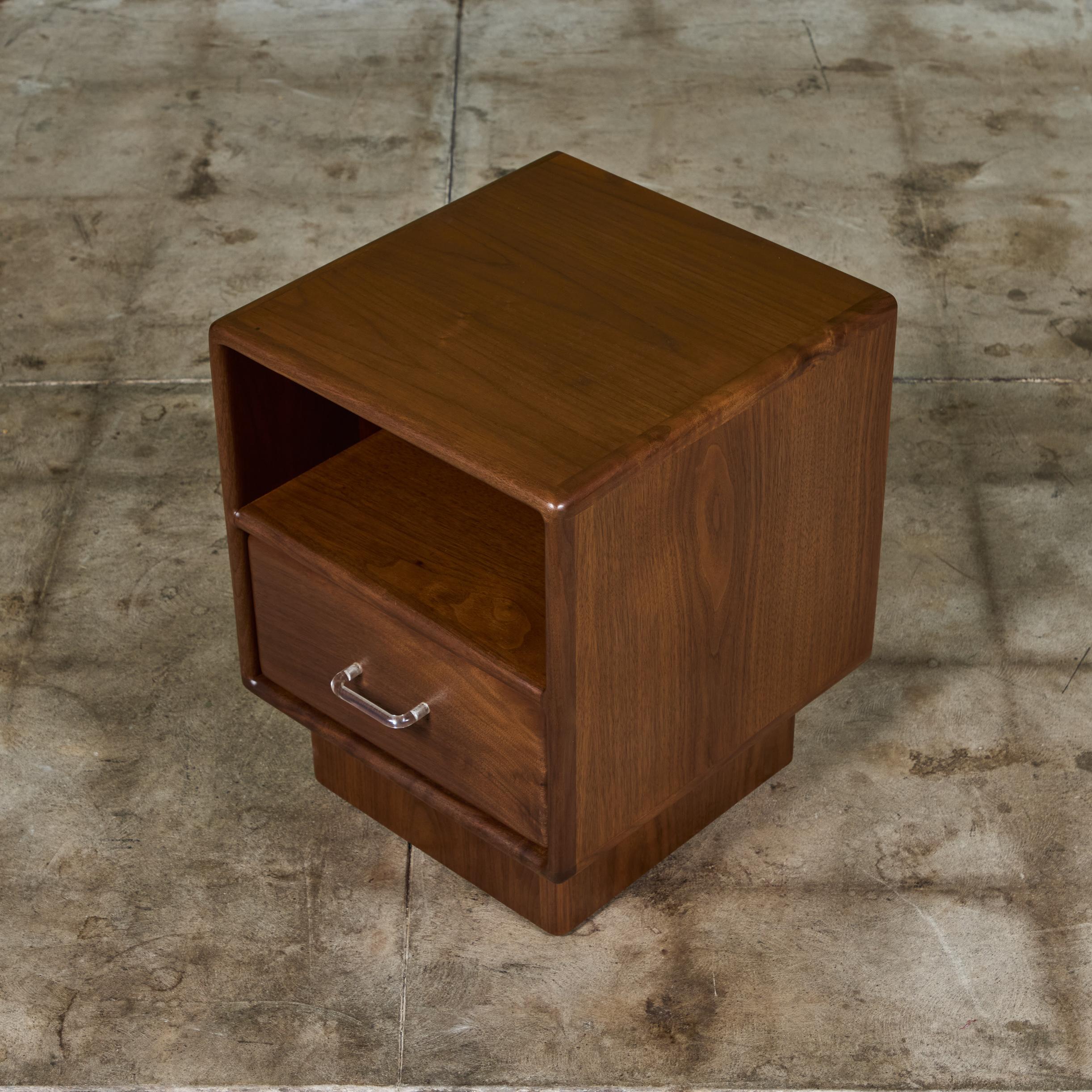 Pair of Petite Walnut Nightstands 6