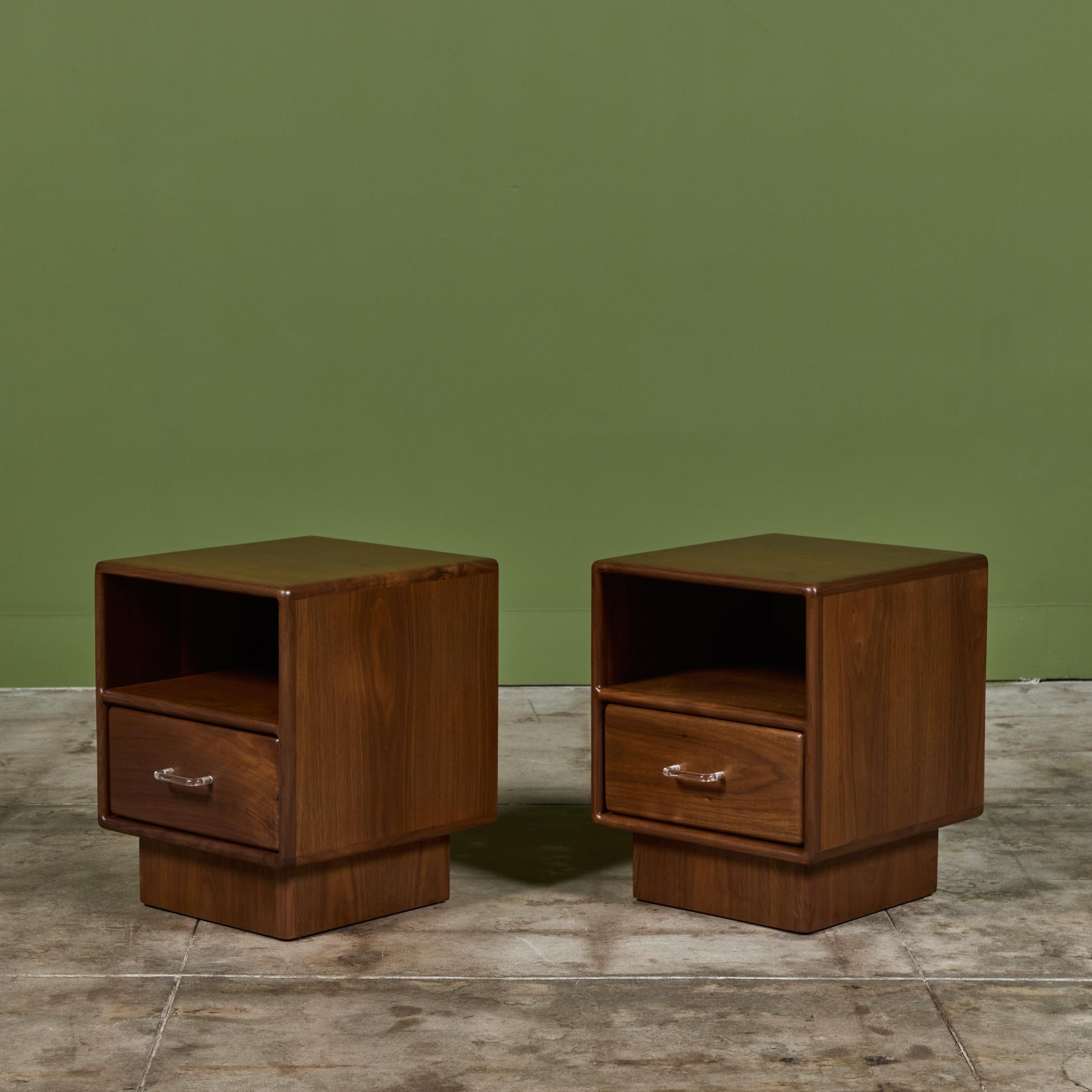 Pair of Petite Walnut Nightstands In Excellent Condition In Los Angeles, CA