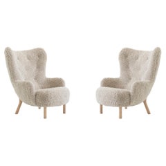Pair of Petra VB3 Lounge Chair-Sheepskin Moonlight & Oak- by Viggo Boesen for &T