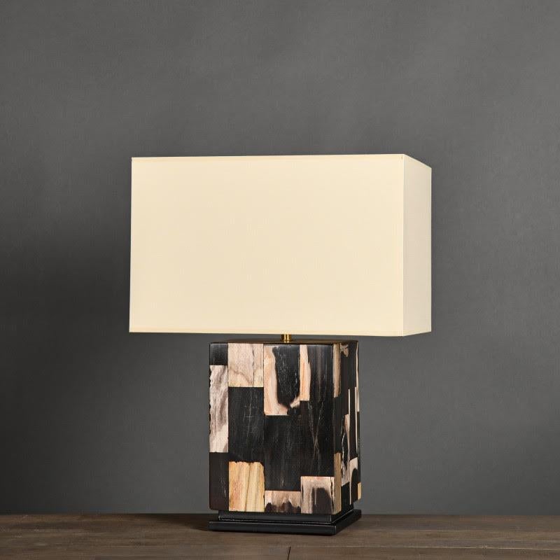 Art déco Paire de lampes de table en bois pétrifié, 20e siècle. en vente