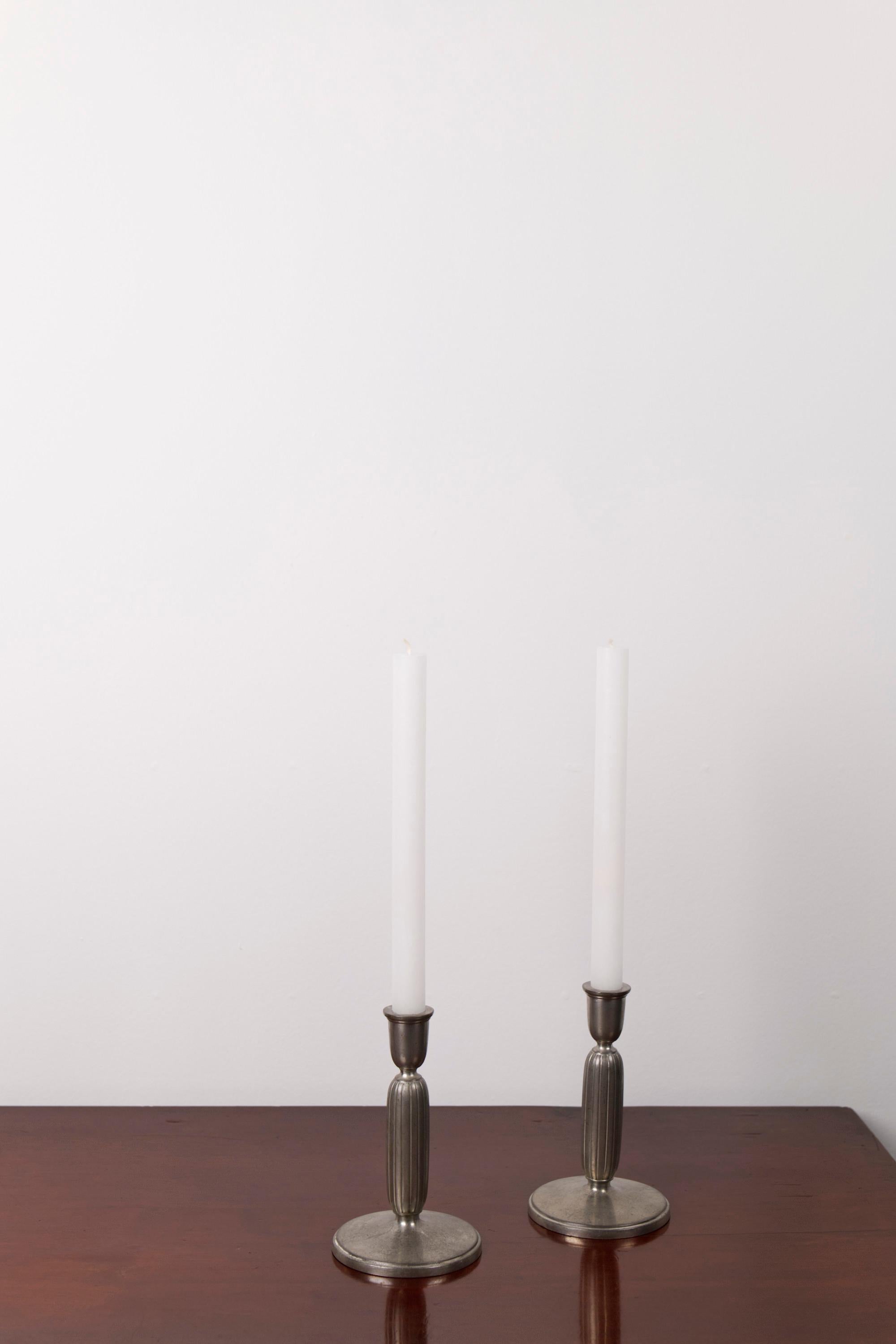 Pair of Art Deco Pewter Candlesticks, Model 2574 by Just Andersen – Denmark, 1930

This elegant pair of pewter candlesticks, model 2574, was designed by Just Andersen in 1930 and reflects the timeless sophistication of Danish Art Deco design.