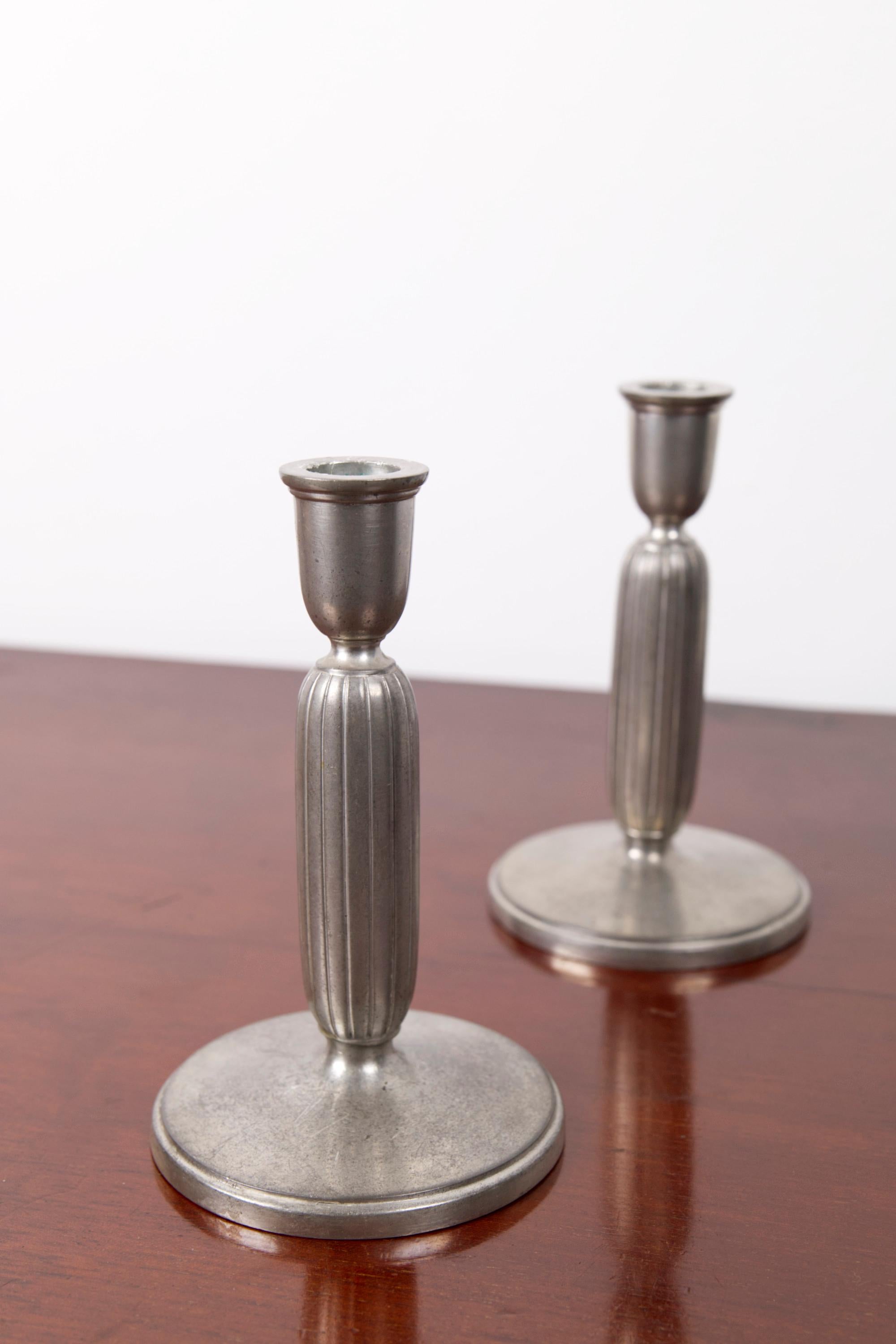 Pair of pewter Art deco candle sticks, model 2574 by Just Andersen, Denmark 1930 en venta 1