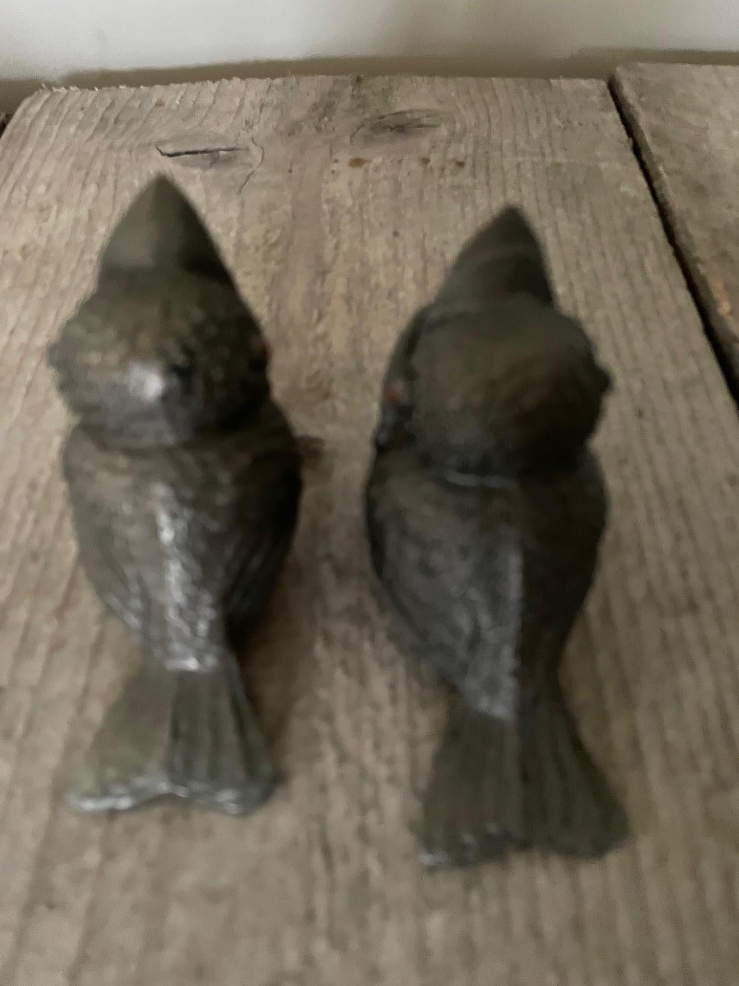 Pair of pewter bird ashtrays In Good Condition For Sale In Nivelles, BE