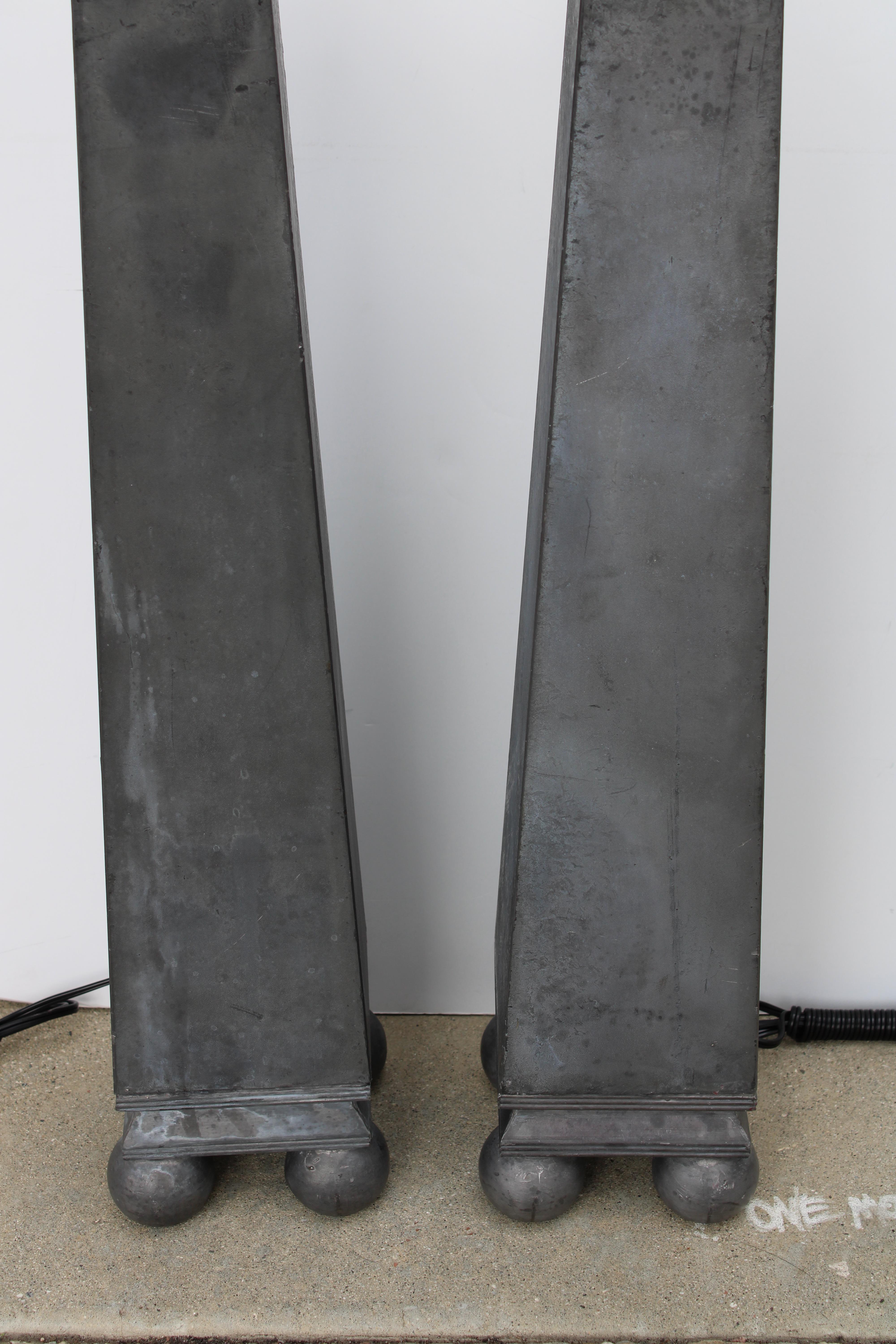 Pair of Pewter Obelisk Lamps In Good Condition In Palm Springs, CA