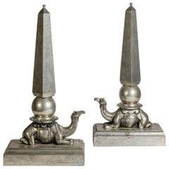 Paar skulpturale Obelisken aus Zinn von Figura Piero