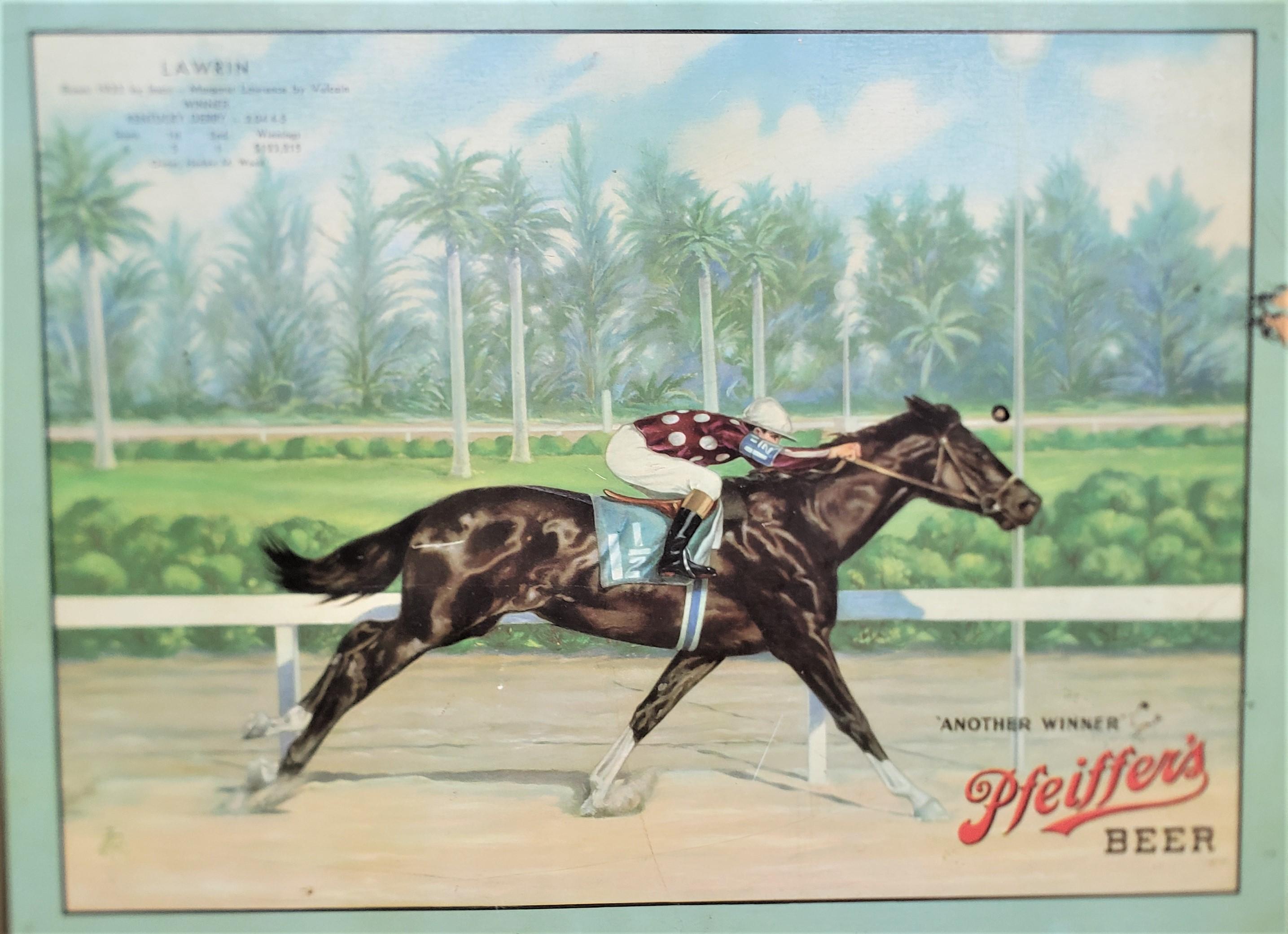 Paire de tentures murales publicitaires à la bière de Pfeiffer sur le thème des courses de chevaux en vente 1