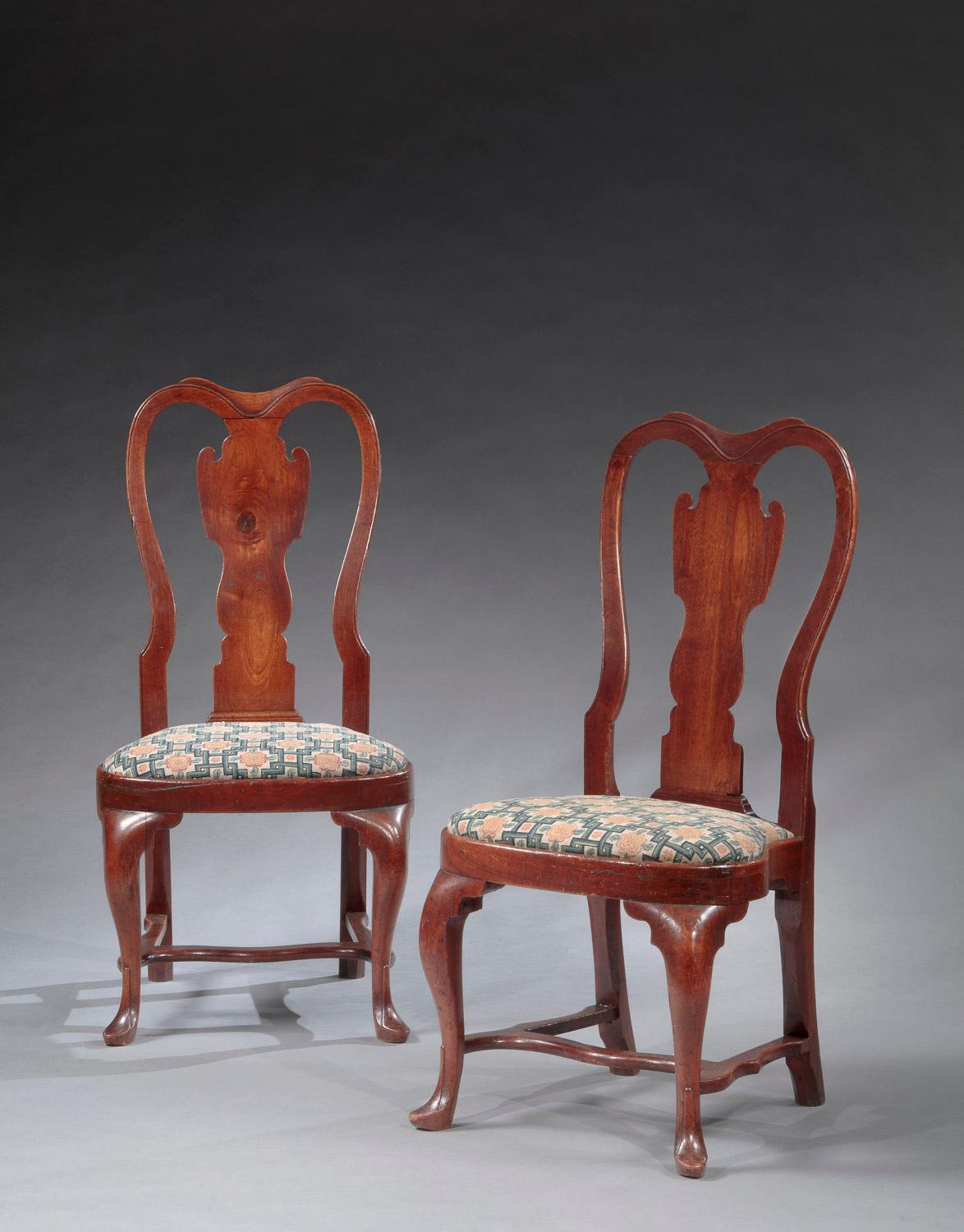 Paire de chaises d'appoint Queen Anne de Philadelphie Bon état - En vente à New York, NY