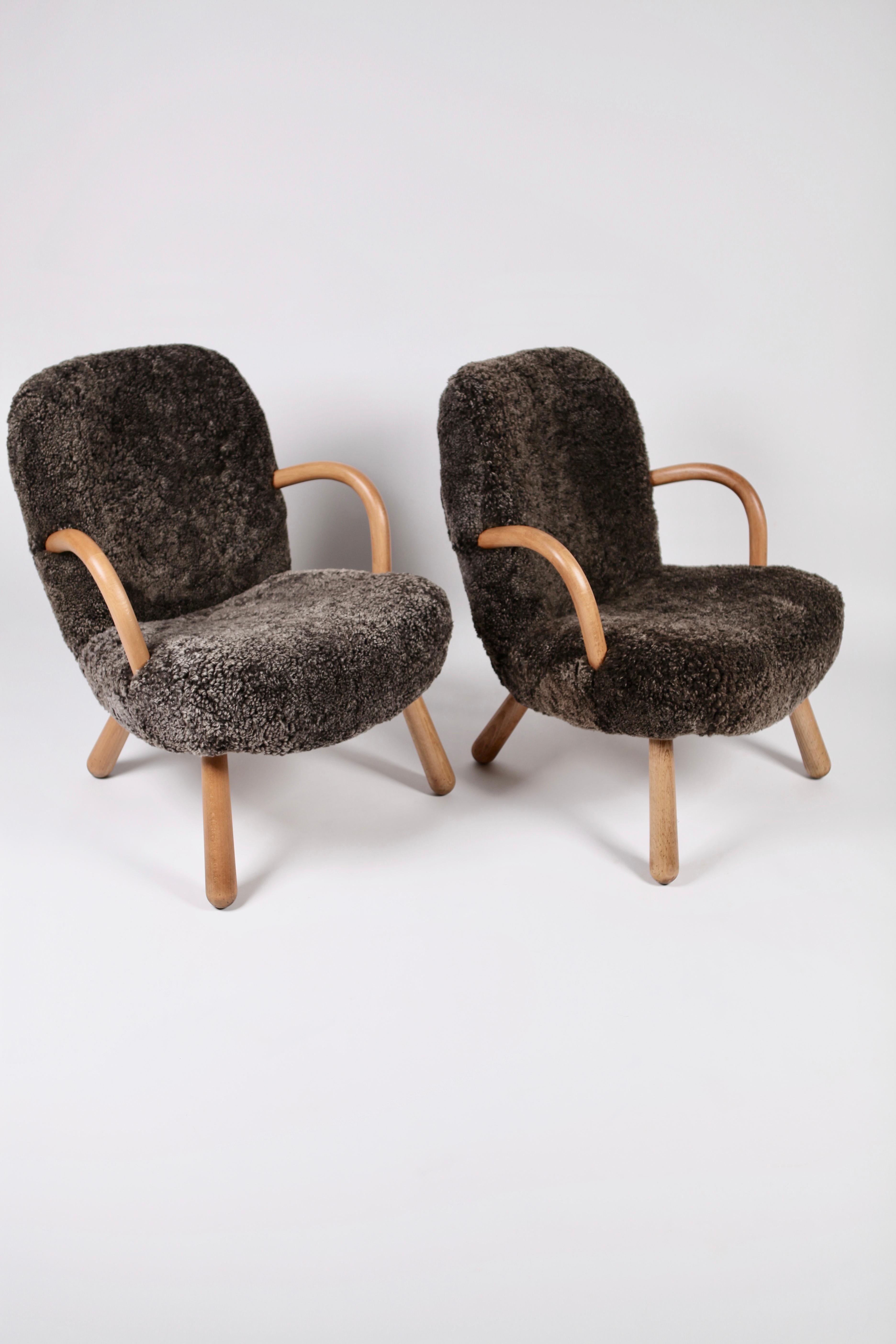 Scandinavian Modern Pair of Philip Arctander Attributed Clam Chairs, 1950s