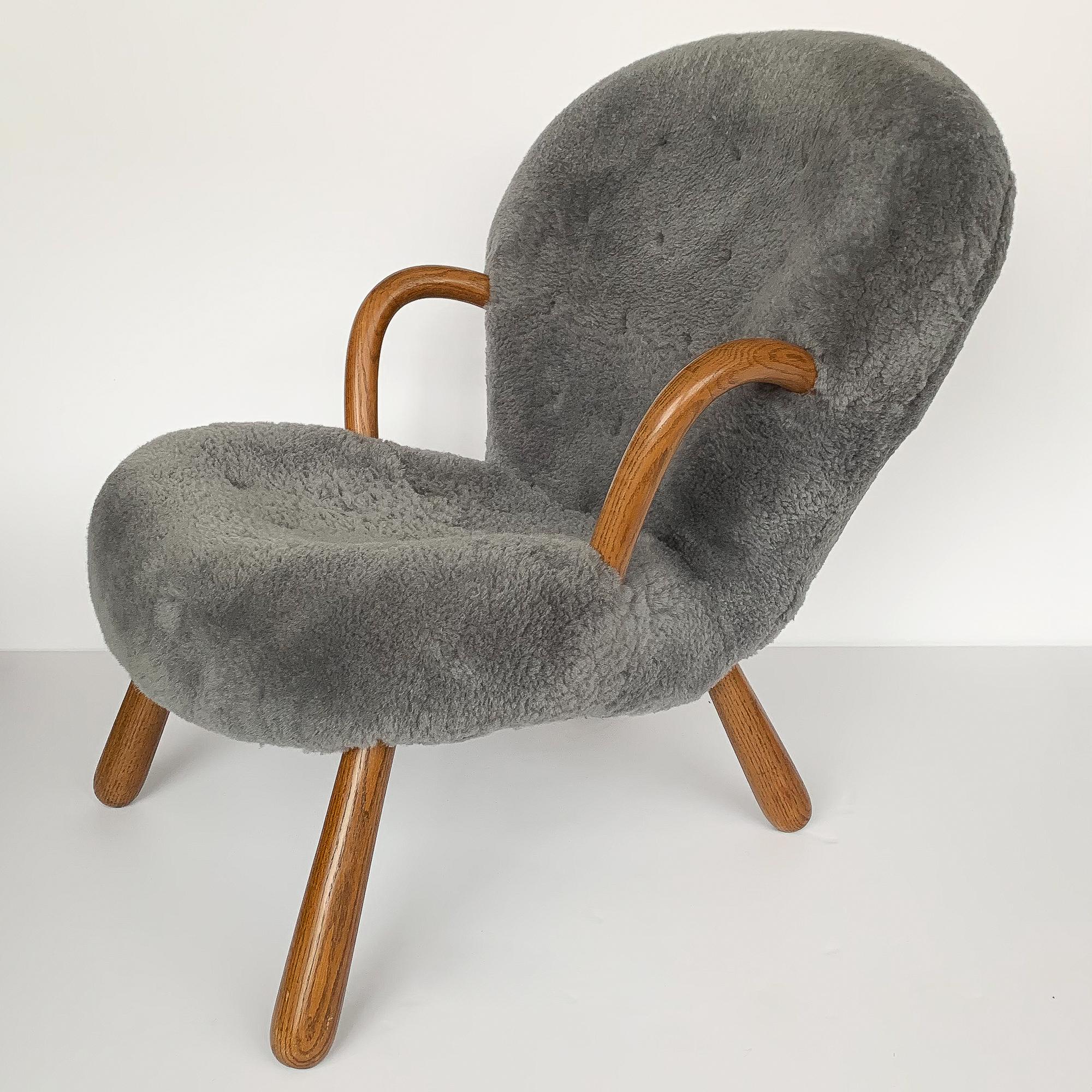 Contemporary Pair of Philip Arctander Lounge Chairs for Paustian