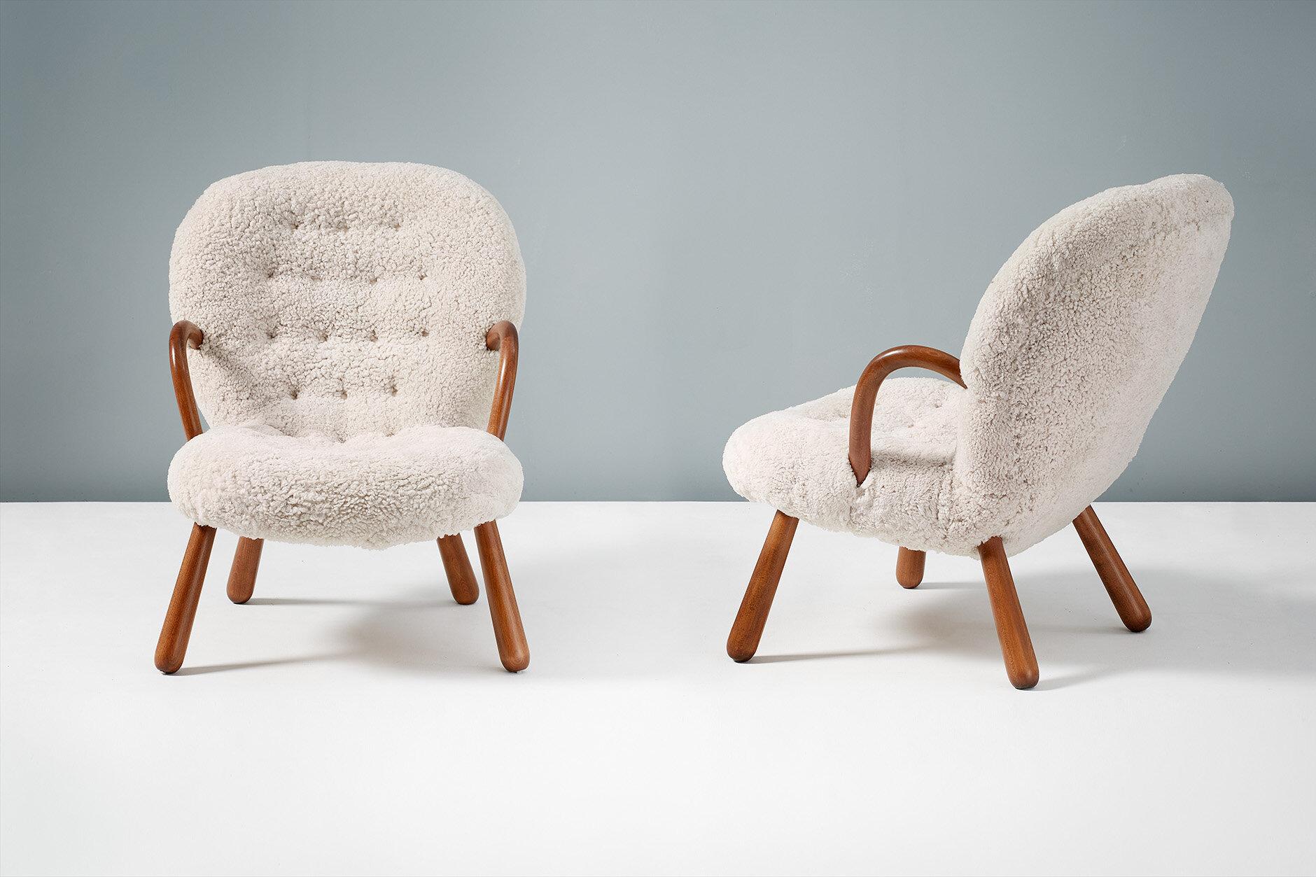 Arnold Madsen

Der Muschelsessel, 1944

Der einzigartige Clam Stuhl wurde 1944 in Kopenhagen entworfen und ist zu einer Ikone des dänischen modernen Designs geworden. Viele Jahre lang wurde dieser geheimnisvolle Stuhl dem dänischen Architekten