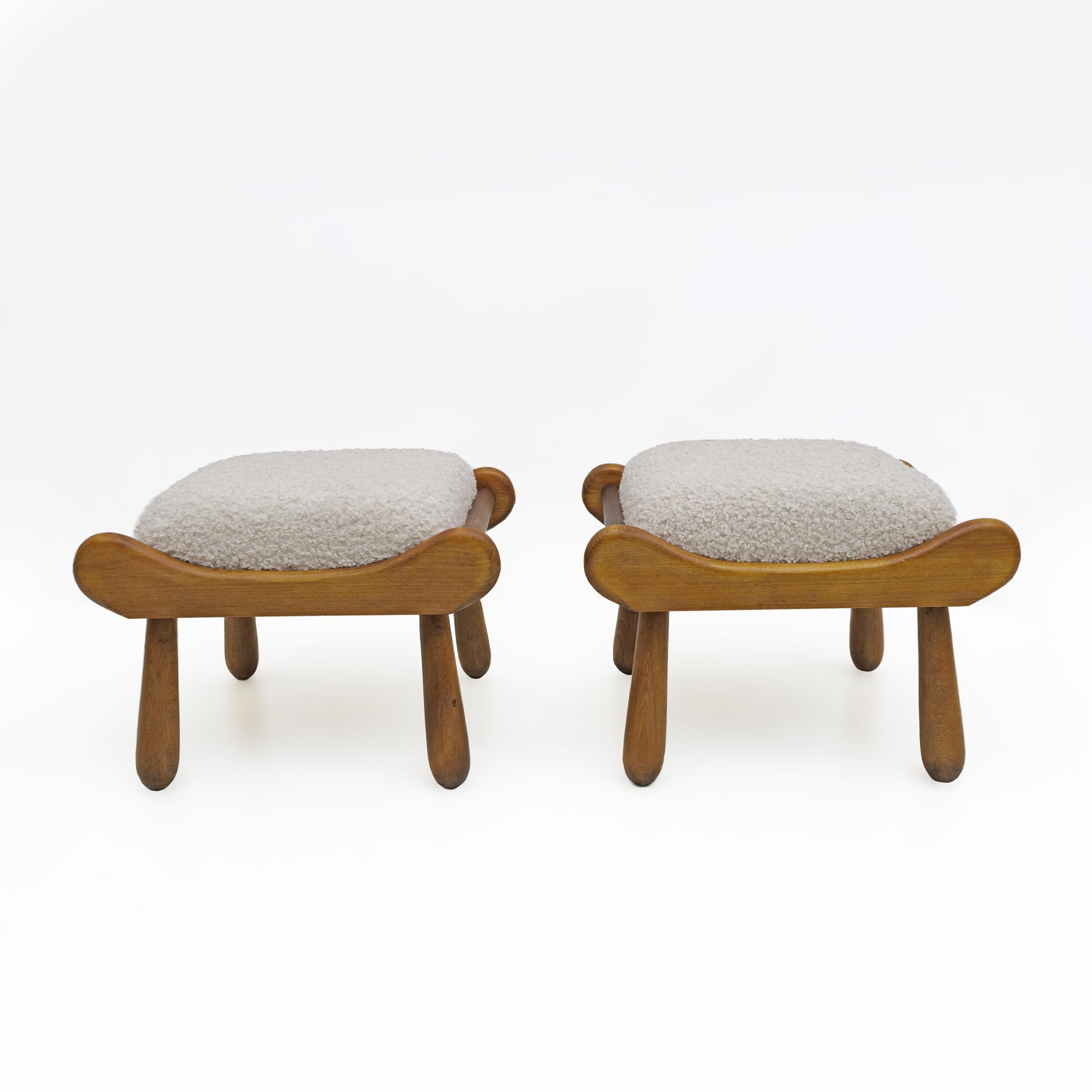 Mid-Century Modern Paire de tabourets en hêtre de style Philip Arctander, mi-siècle moderne, années 1960