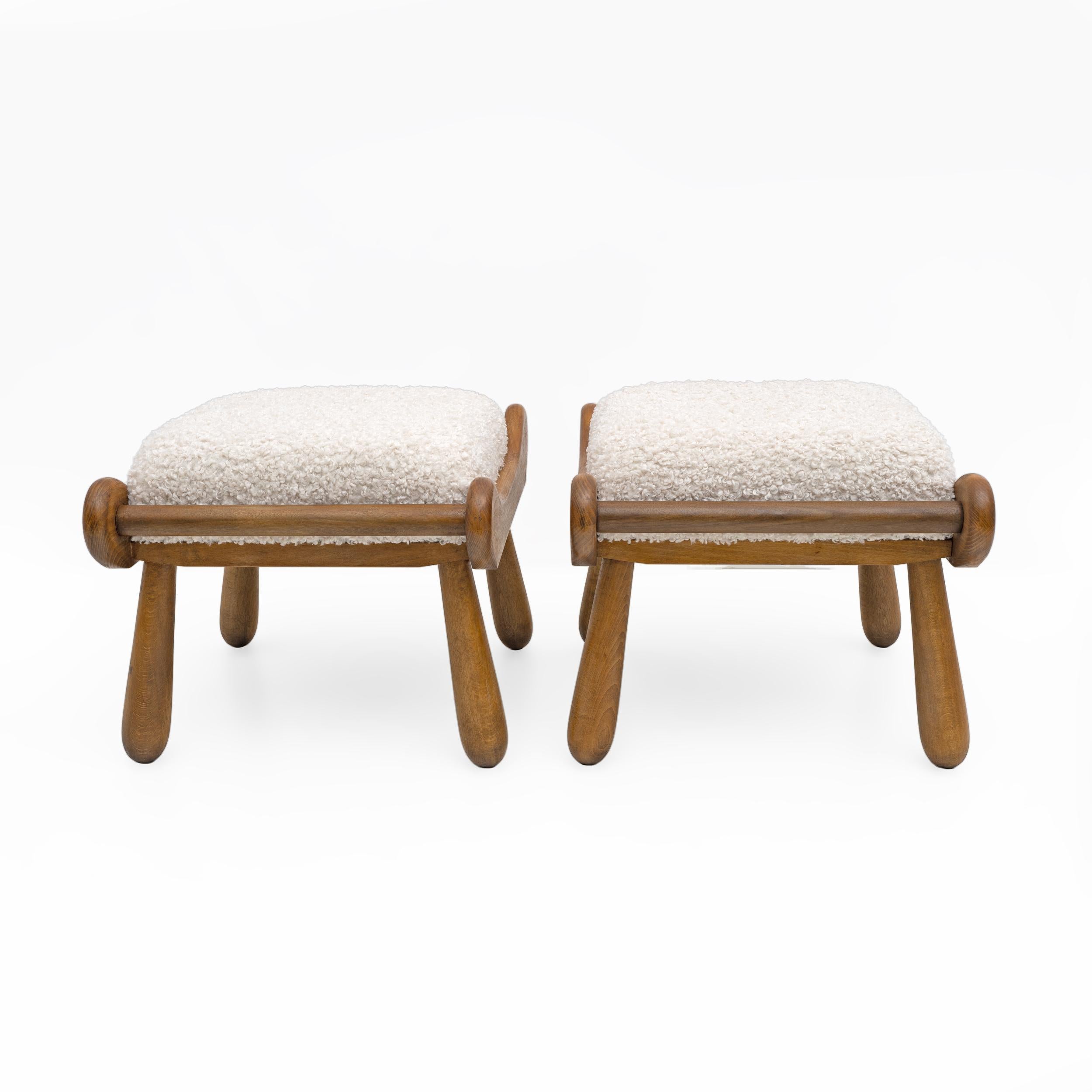 Paire de tabourets en hêtre de style Philip Arctander, mi-siècle moderne, années 1960 Excellent état à Puglia, Puglia