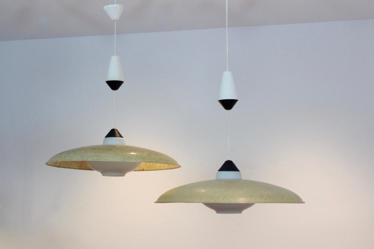 Pair of Philips Fiberglass and Opal Glass Pendant Lamps by Louis Kalff, 1950s In Good Condition In Voorburg, NL