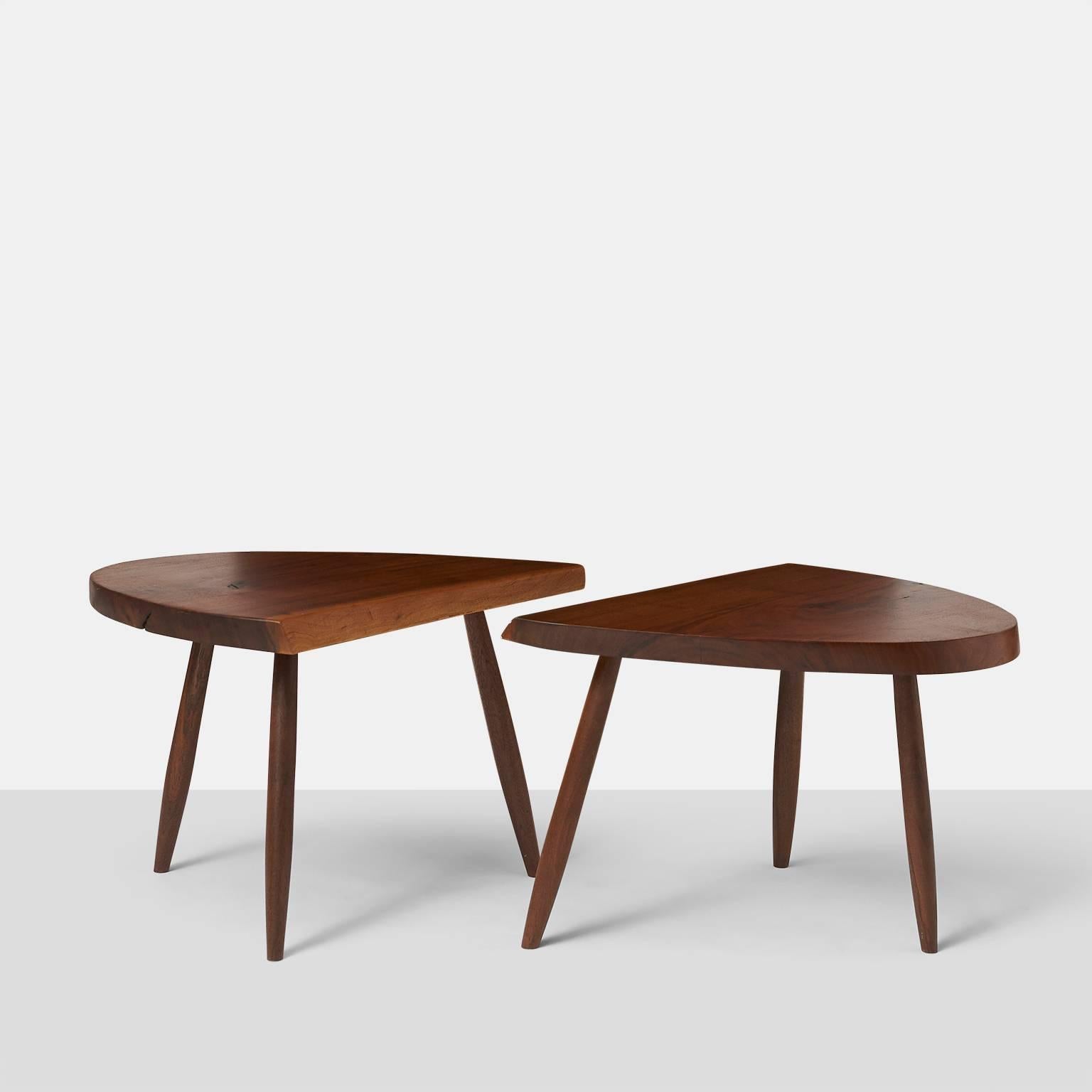 An elegant pair of studio crafted walnut coffee tables with eased edge by American woodworker Phillip Lloyd Powell. These triangular tables are in an excellent condition. Measurement is for each piece.
USA, circa 1960s.