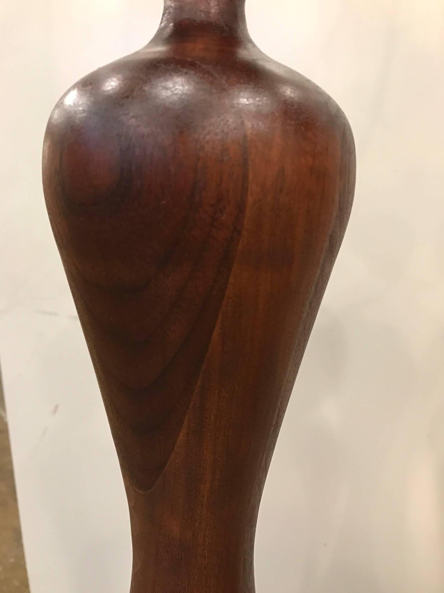 Pair of Phillip Lloyd Powell Walnut Lamps In Good Condition For Sale In New York, NY
