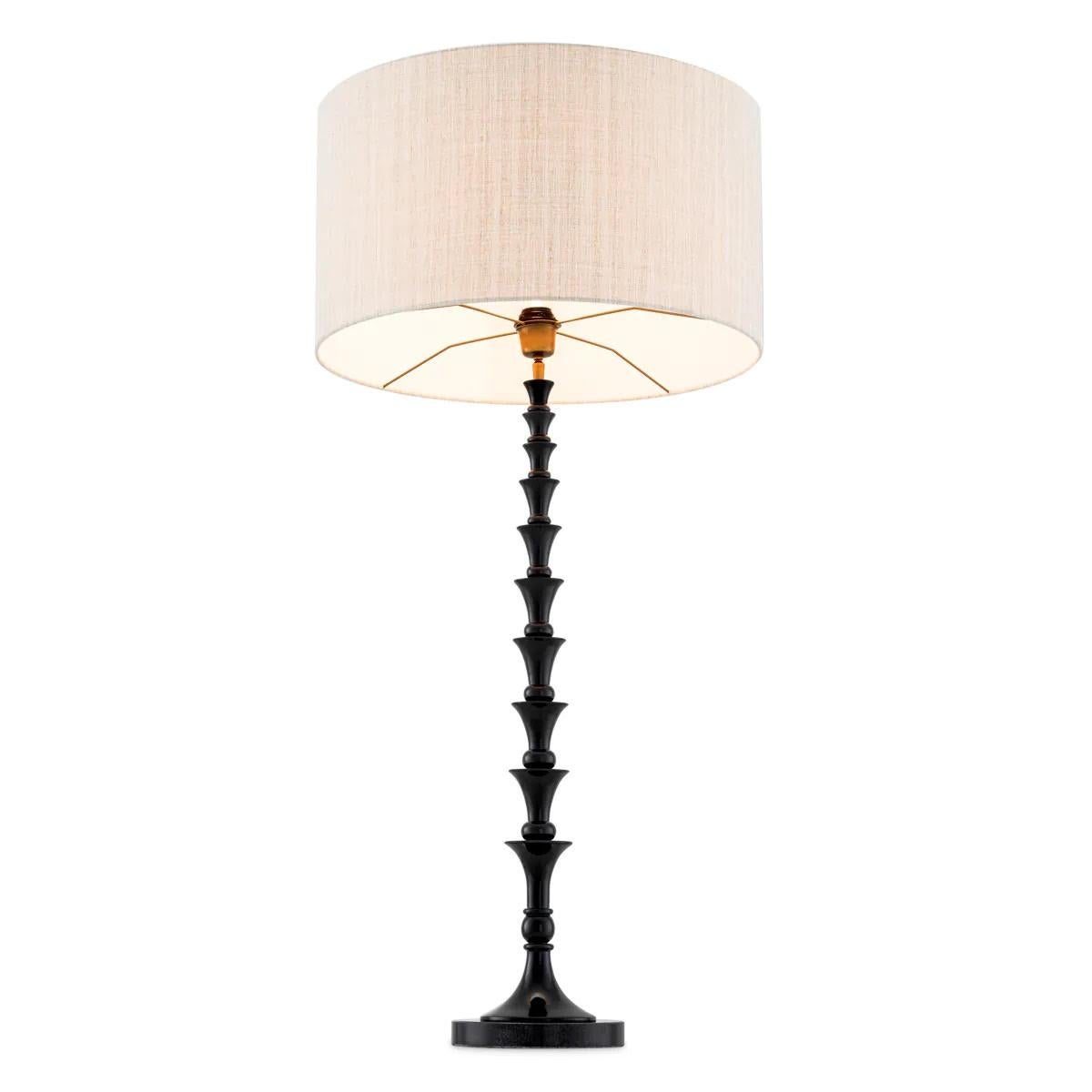 Français Paire de lampes de table laquées noir piano avec base en granit noir. en vente