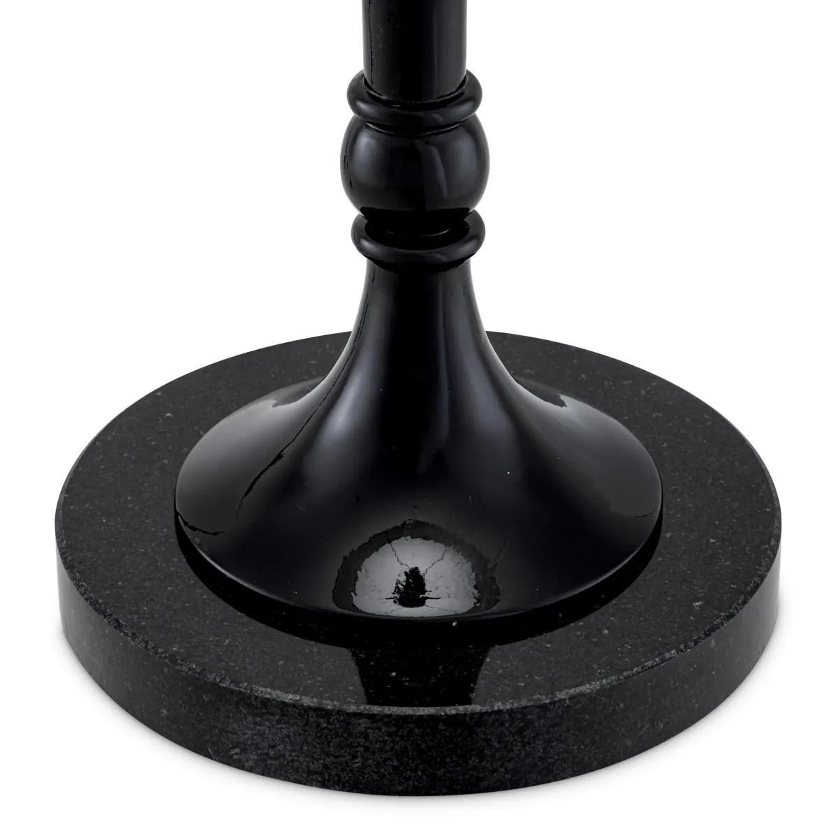 Paire de lampes de table laquées noir piano avec base en granit noir. Neuf - En vente à Saint-Ouen, FR