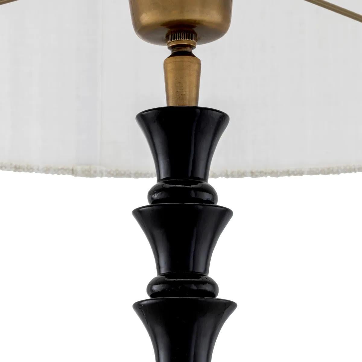 XXIe siècle et contemporain Paire de lampes de table laquées noir piano avec base en granit noir. en vente