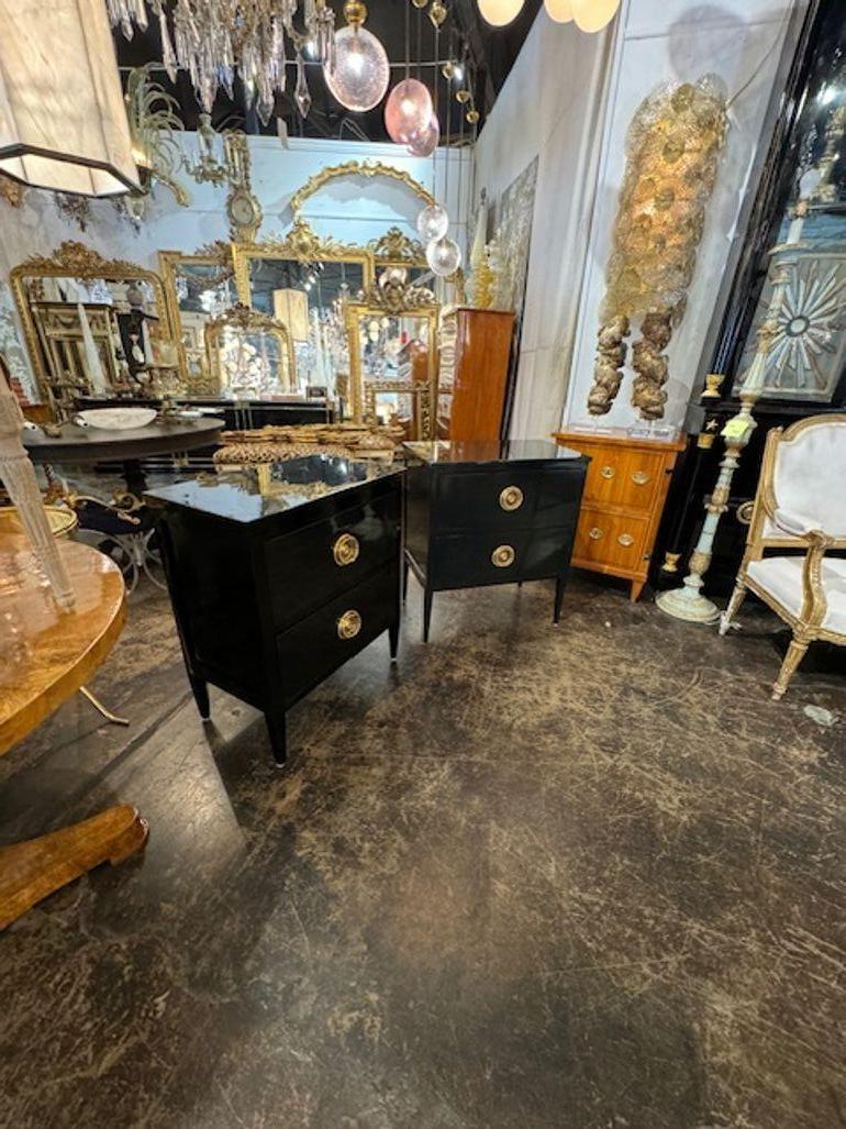 Pareja de mesas auxiliares negro piano en venta 3