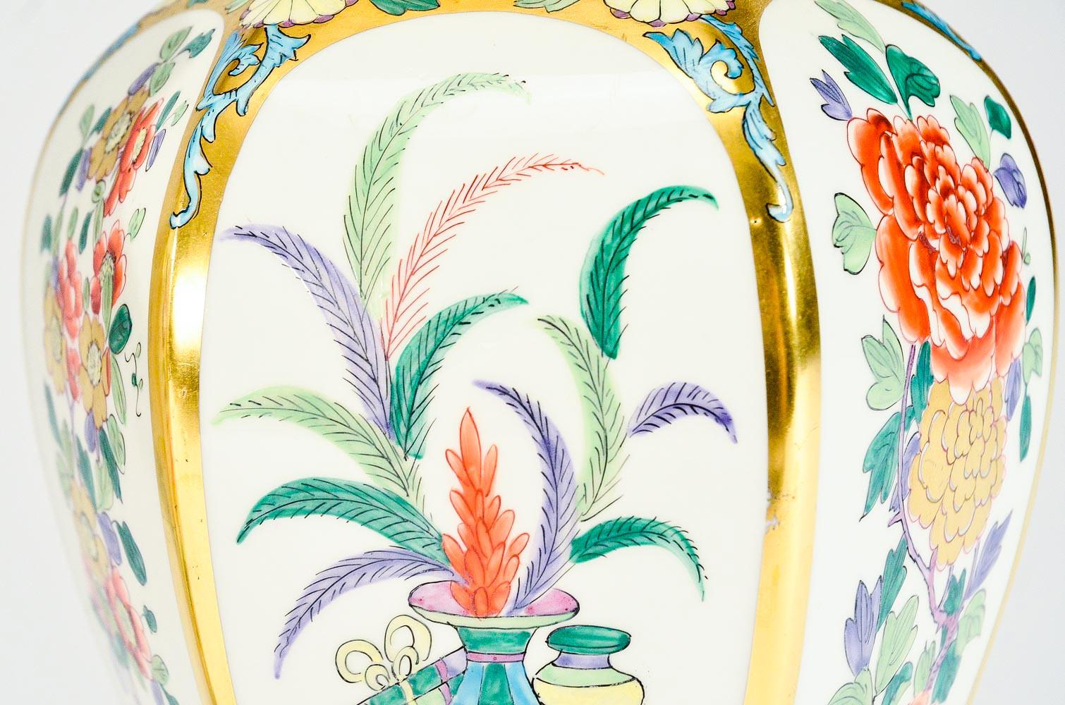 Pareja de jarrones japoneses Pickard pintados a mano y firmados por un artista, circa1912 principios del siglo XX en venta