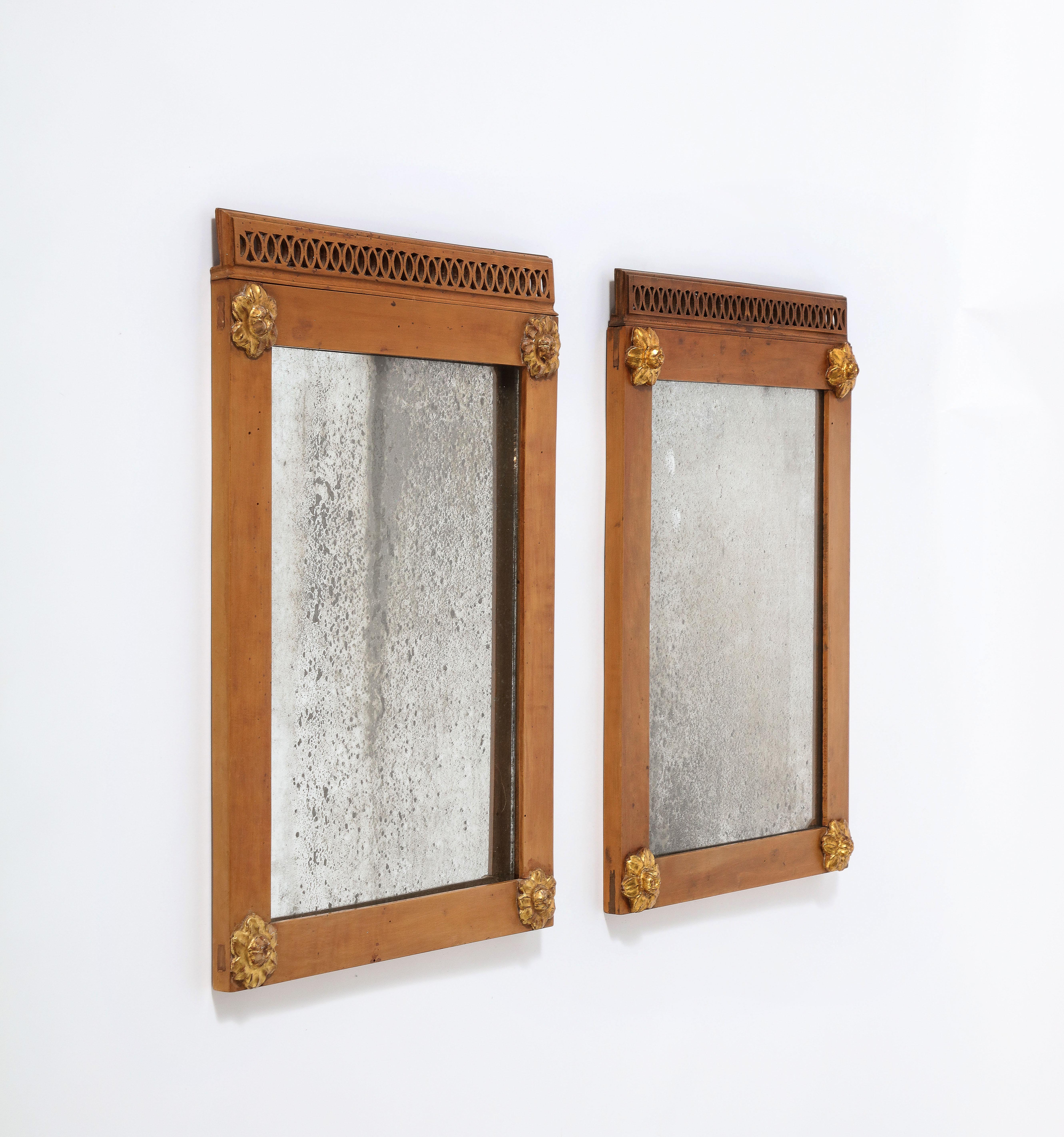 Paire de miroirs muraux néoclassiques piemontes, Italie, datant d'environ 1780 en vente 2