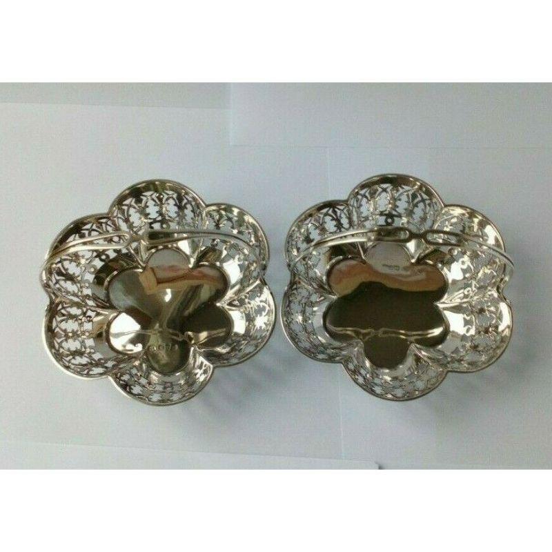 Pair of Pierced Sterling Silver Bonbon Dishes by James Deakin & Sons In Good Condition For Sale In London, GB