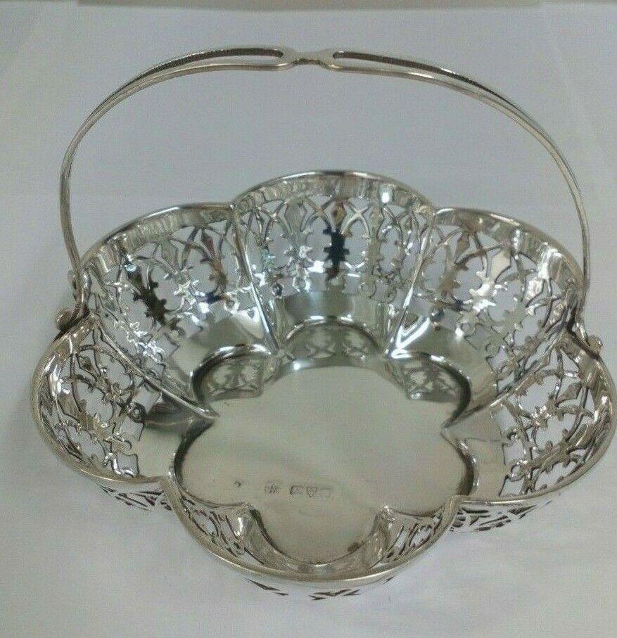 Pair of Pierced Sterling Silver Bonbon Dishes by James Deakin & Sons For Sale 4