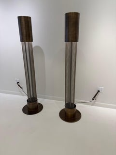 Paire de lampadaires Pierre Cardin 1960, en laiton vieilli.