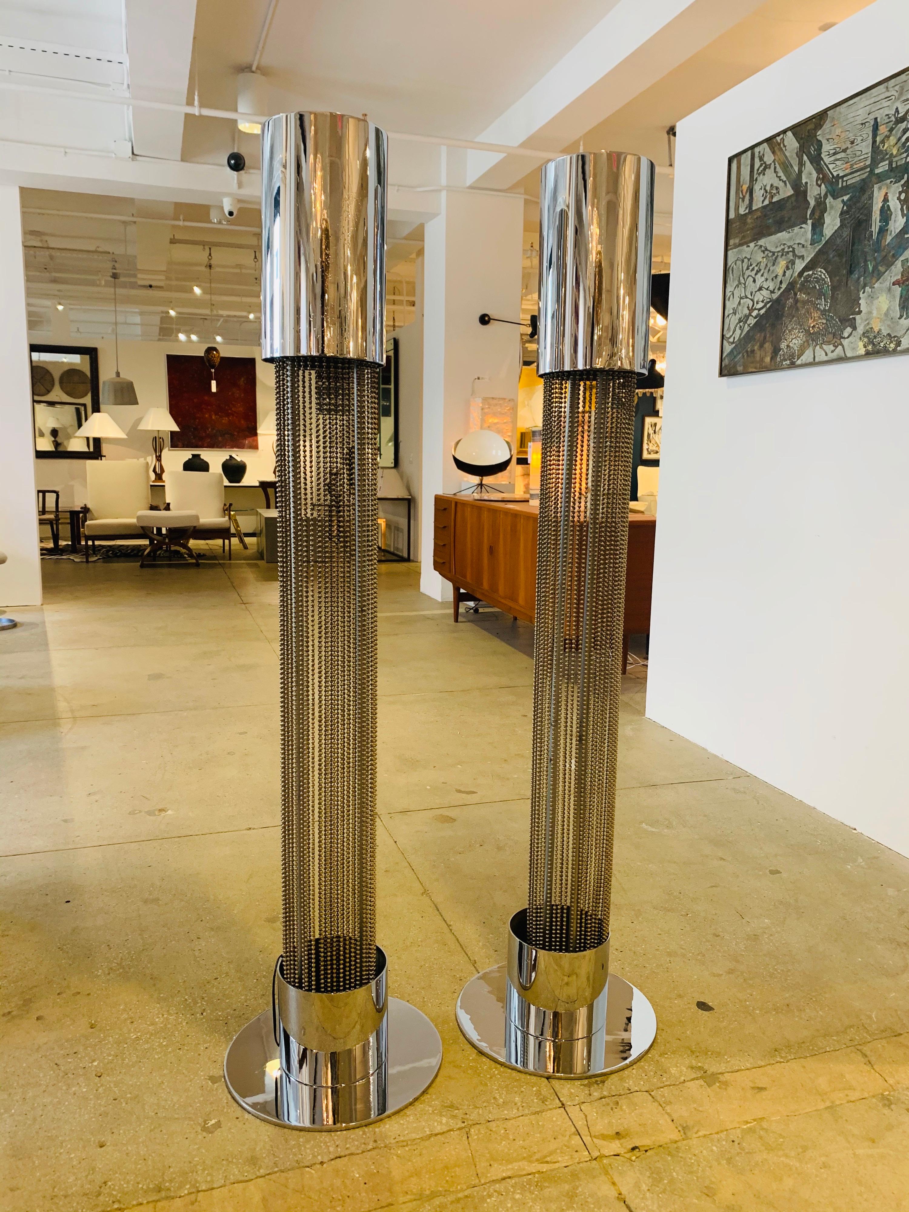 Paire de lampadaires de style haut de gamme Pierre Cardin des années 1970 en vente 4