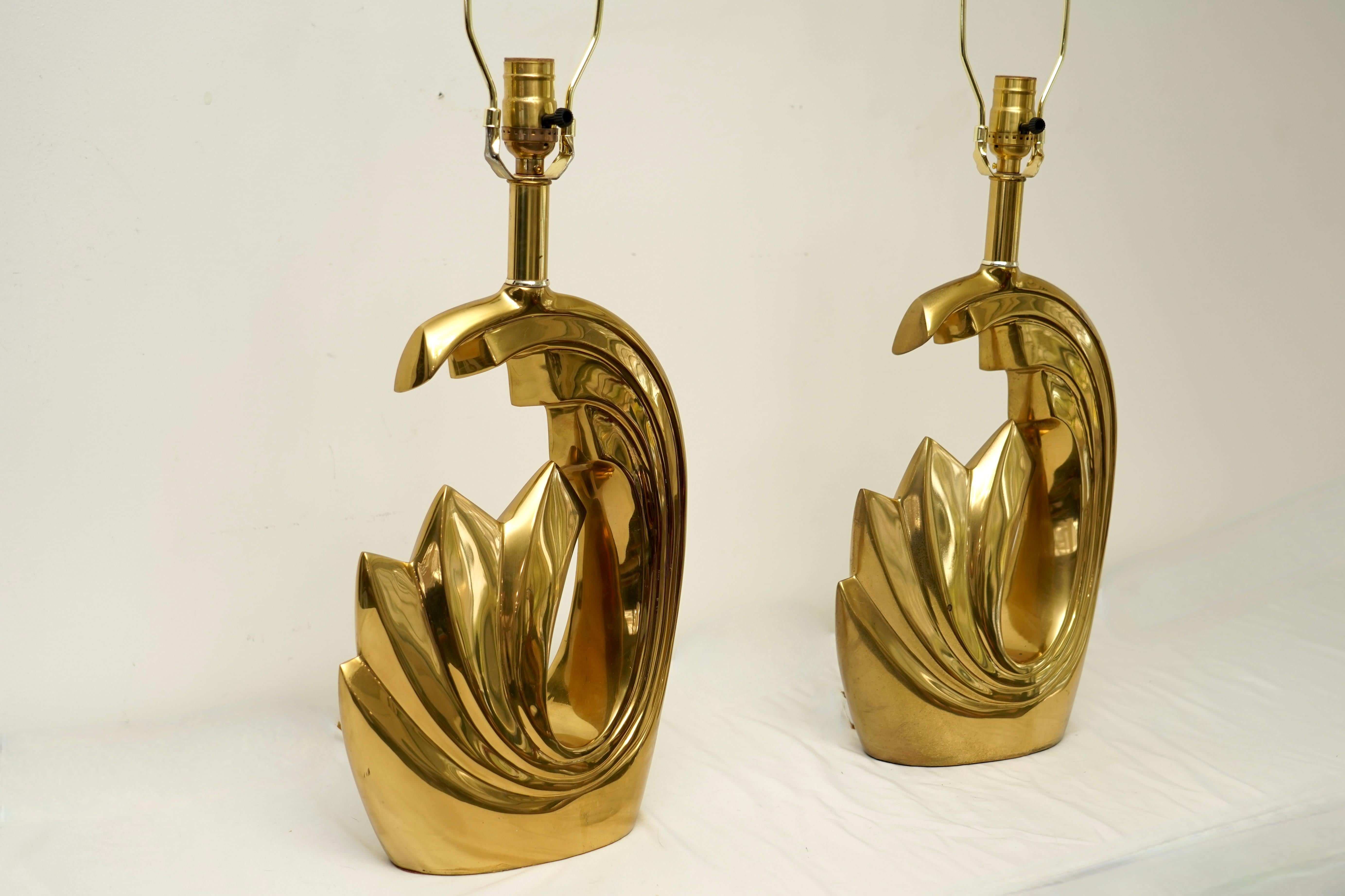 Coppia di tavoli da marea in ottone Postmodern Hollywood Regency di Pierre Cardin degli anni '80 in vendita 3
