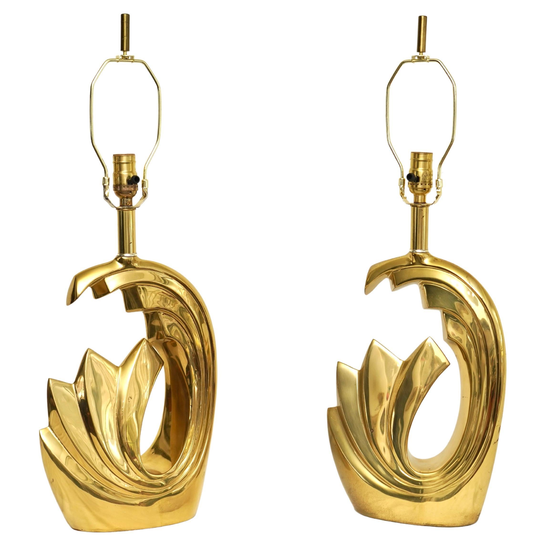 Coppia di tavoli da marea in ottone Postmodern Hollywood Regency di Pierre Cardin degli anni '80 in vendita