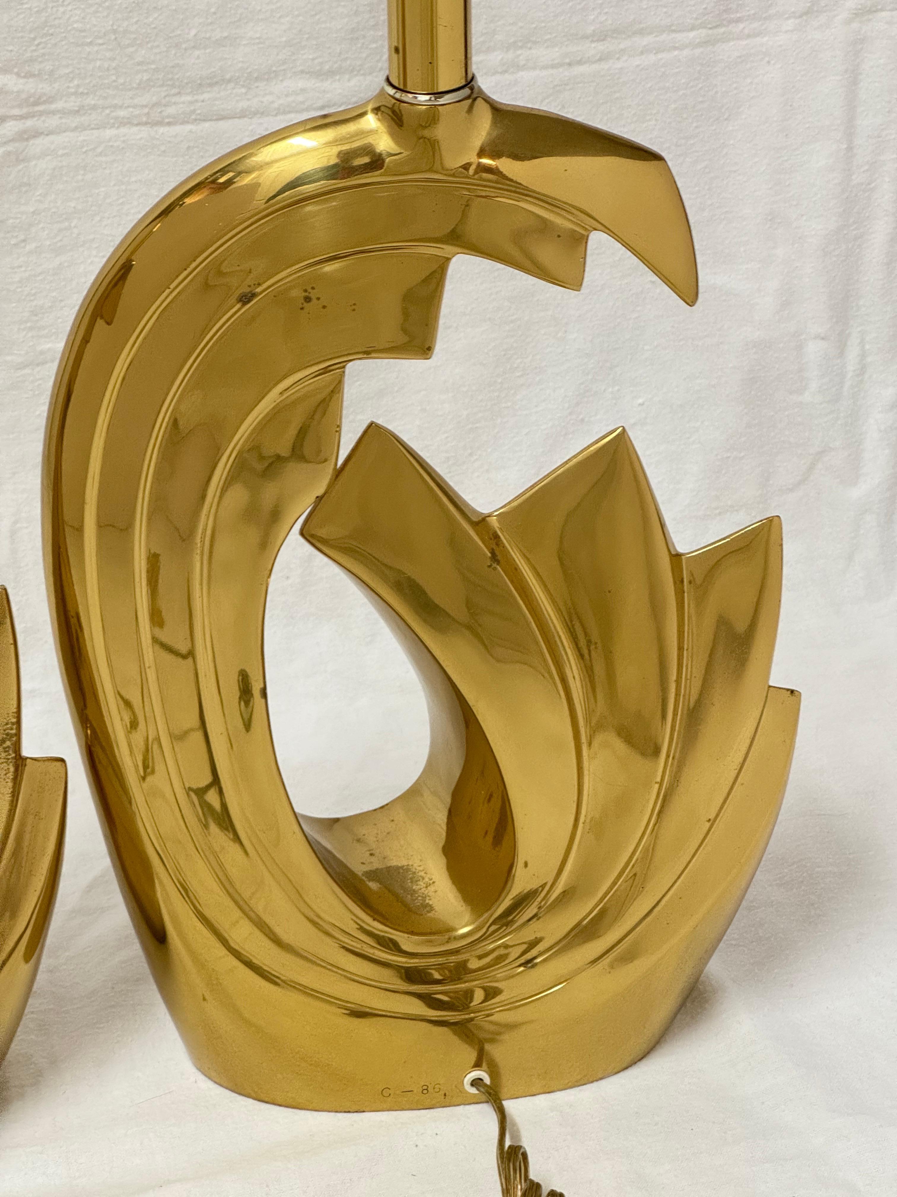 Coppia di lampade a forma di onda di marea in ottone di Pierre Cardin in vendita 10