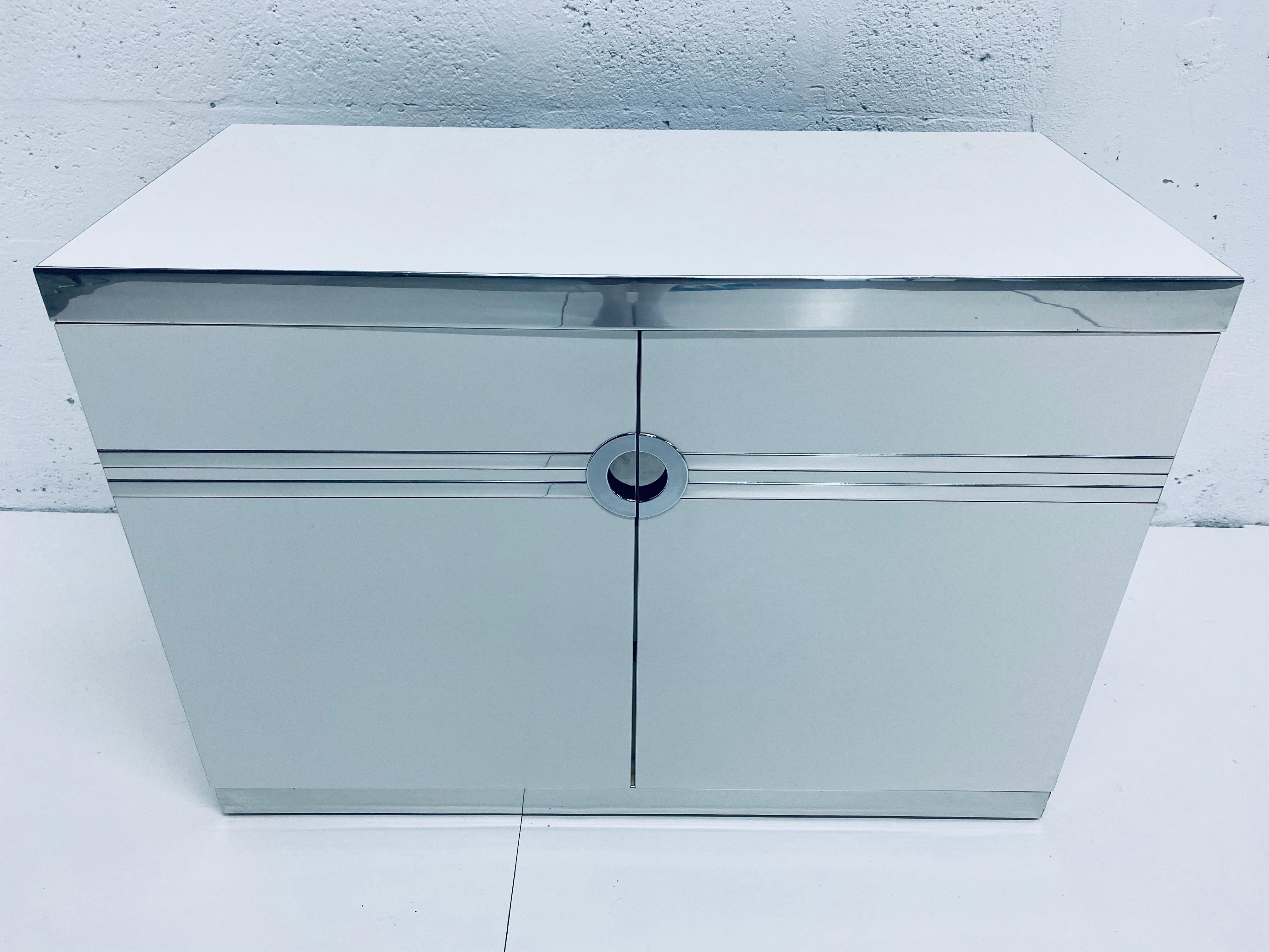 Pair of Pierre Cardin White and Chrome Nightstands or Dressers for Dillingham In Good Condition For Sale In Miami, FL