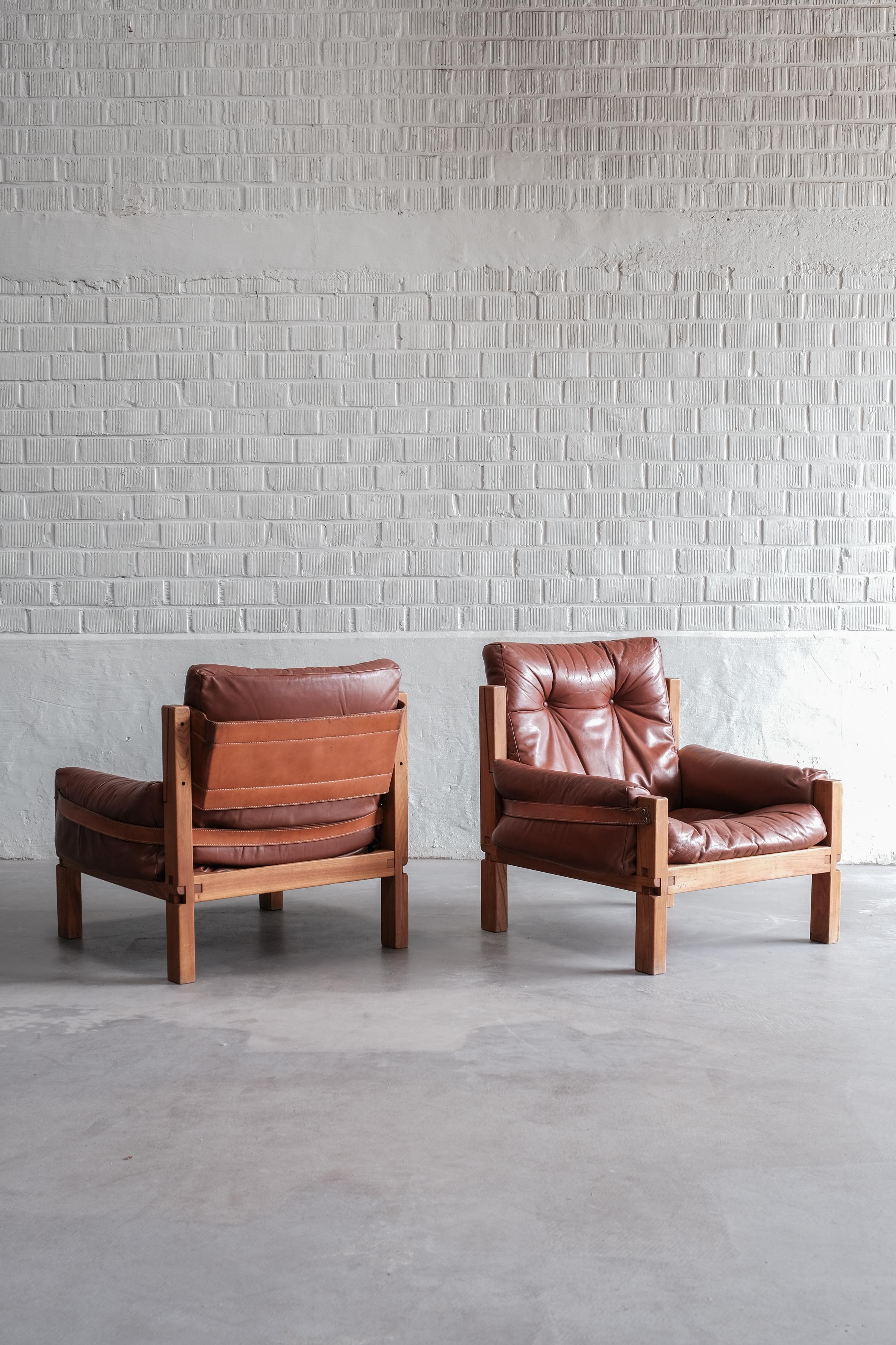 Pair of Pierre Chapo S15 Lounge chairs with elmwood and original Leather 4